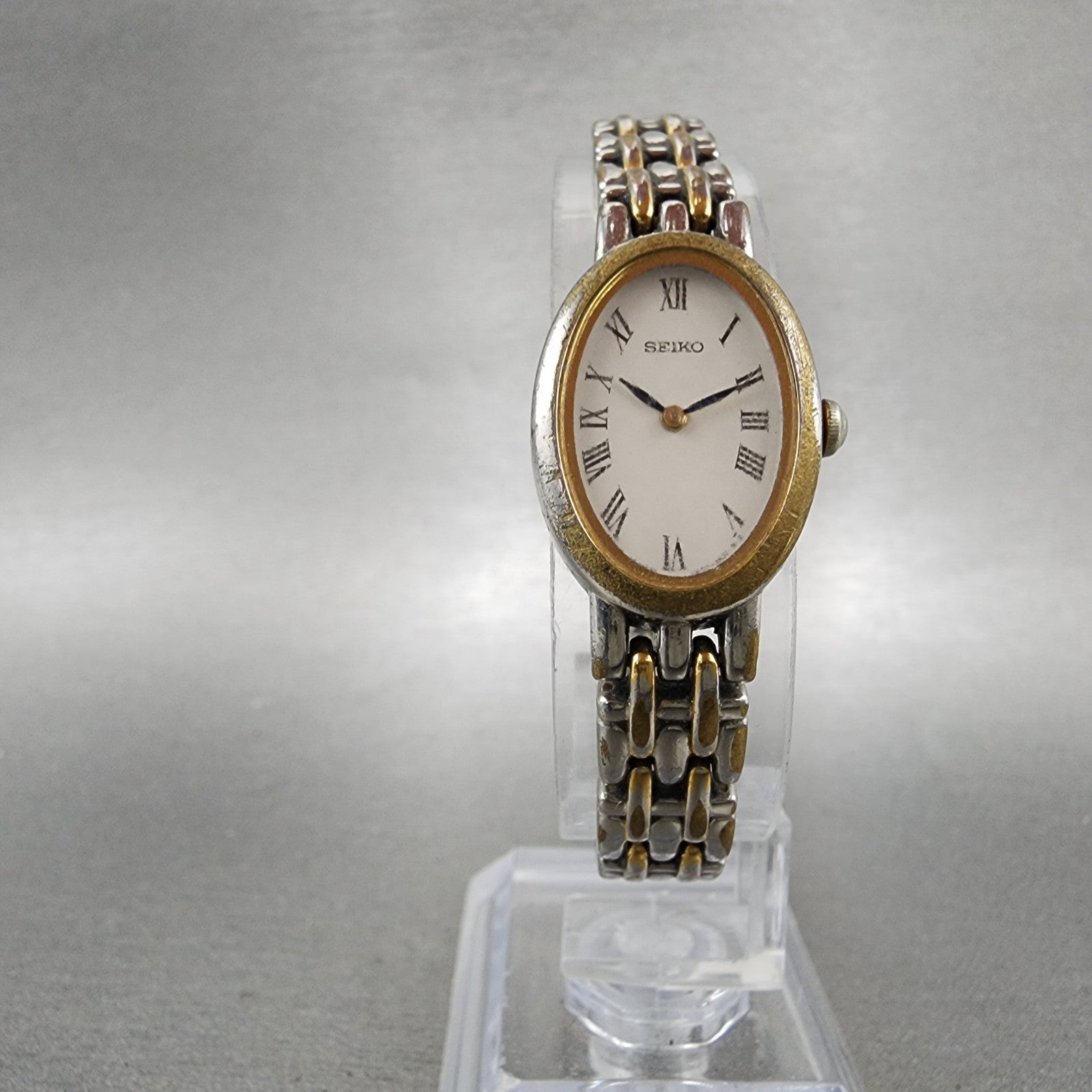 Seiko Watch Women 17mm White Dial Two Tone Oval Vintage V4001029 New Battery5