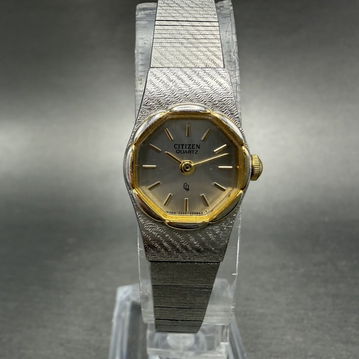 Citizen CQ Watch Women 17mm Silver Dial Silver Tone Round 3220-320247 New Batt0