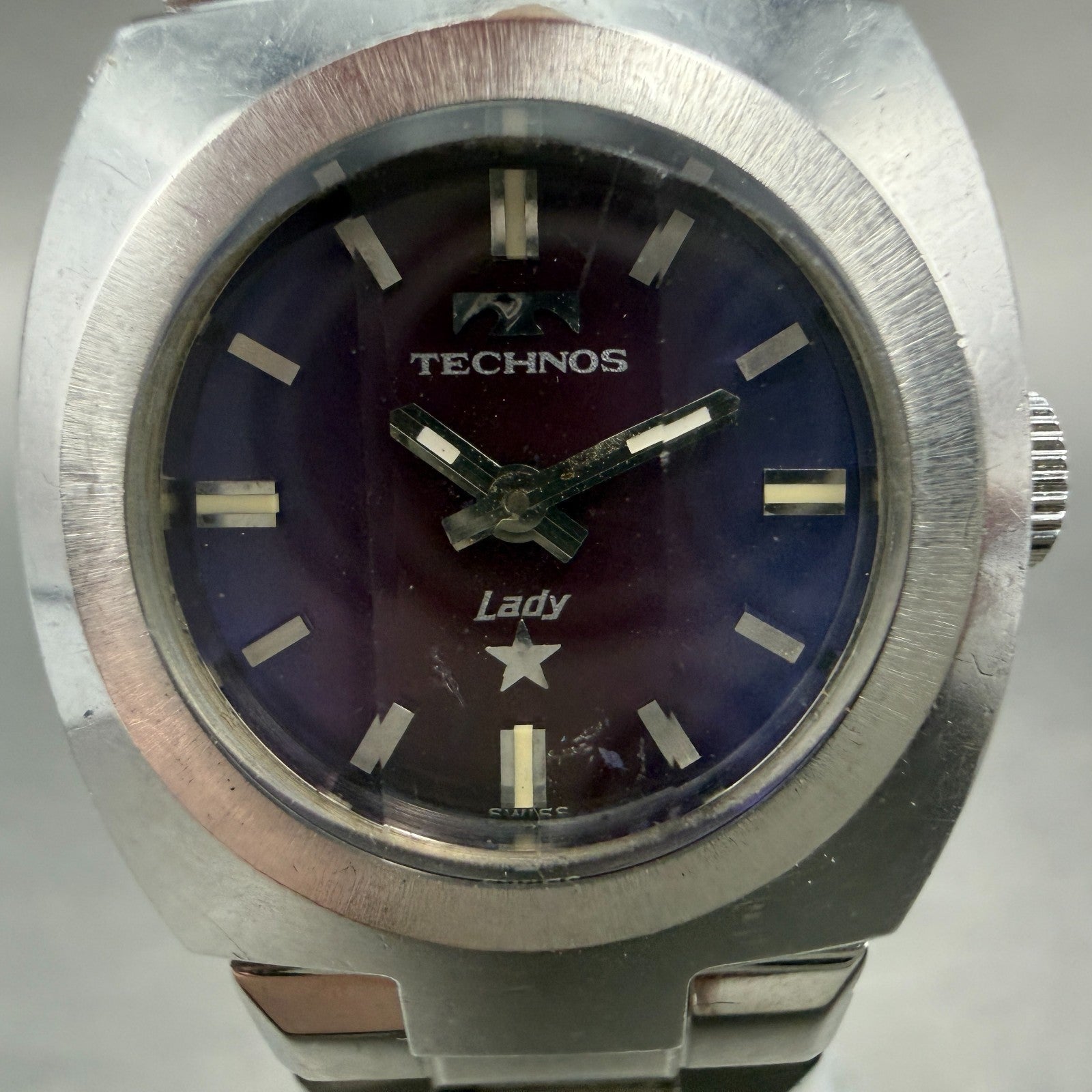 Technos Watch Women 23mm Blue Dial Steel Round Manual Wind Runs Vintage1