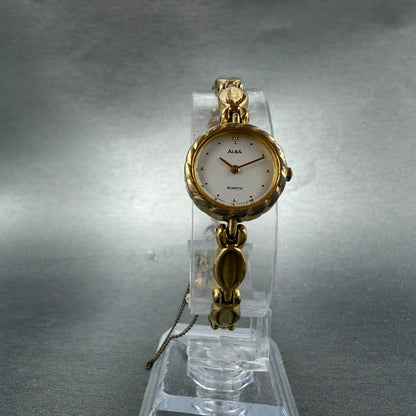 Seiko Alba Watch Women 17mm White Dial Gold Tone Round Y150-0A30 New Battery5