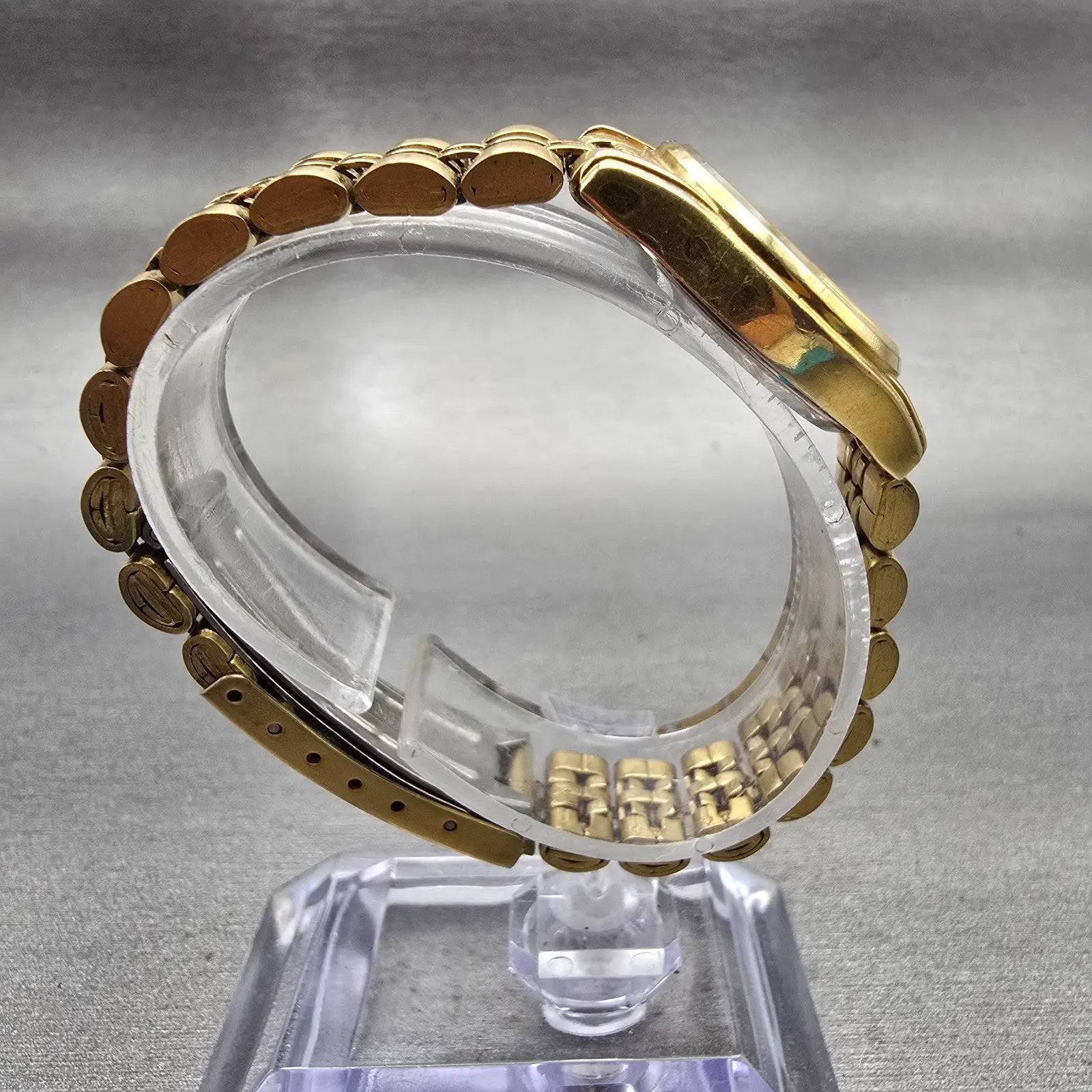 Citizen Watch Women 23mm Champagne Dial Gold Tone Daydate 6000-S38231 New Batt8