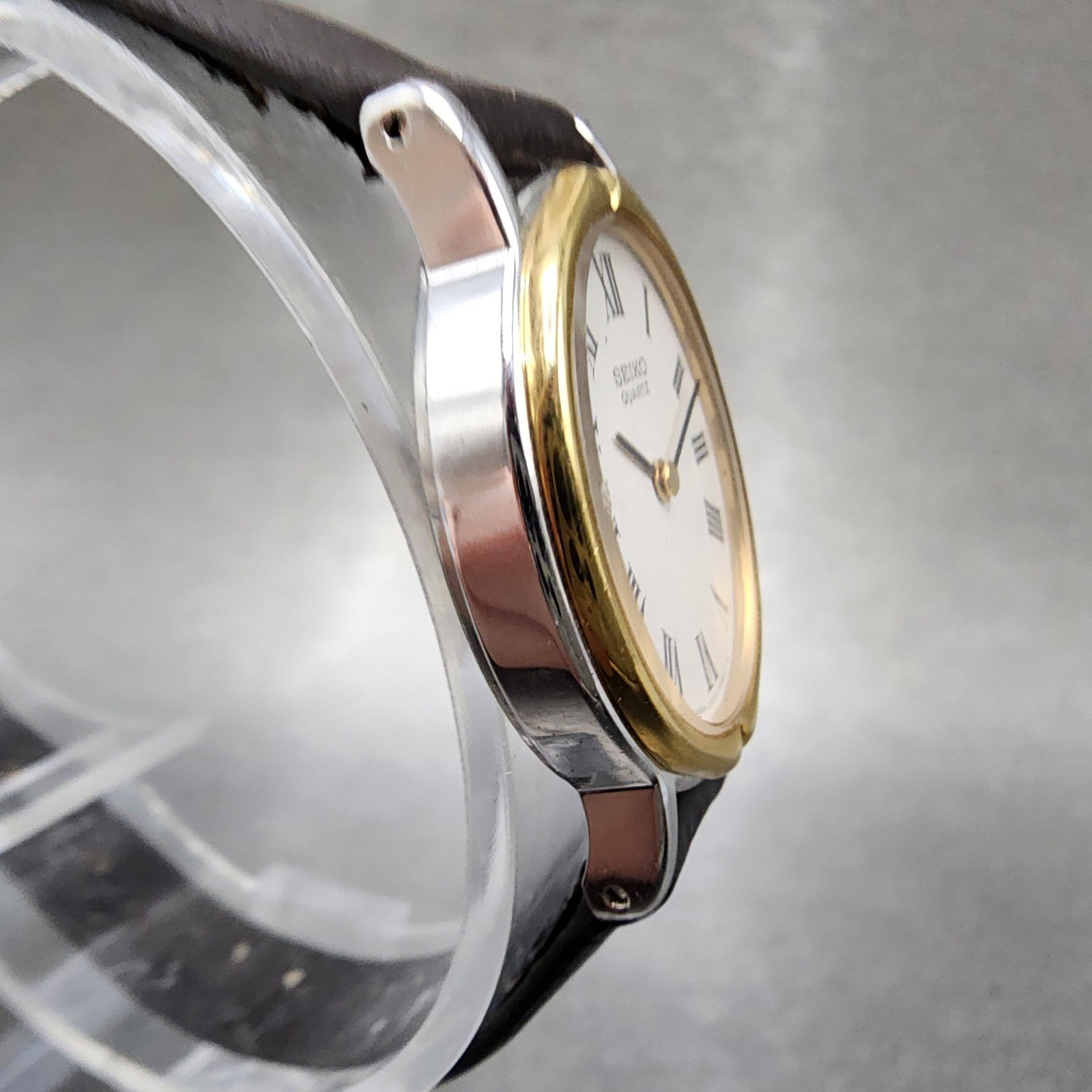 Seiko Watch Women 21mm White Dial Two Tone Oval 23206530 New Battery3