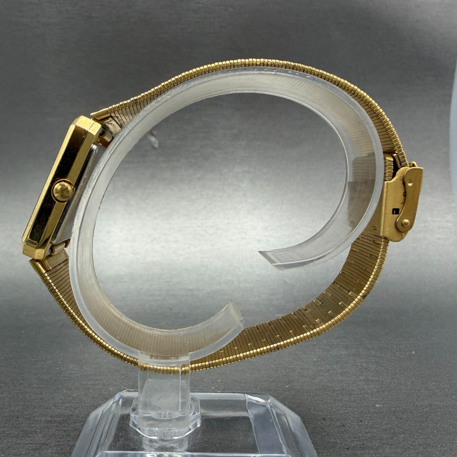 Citizen Tank Watch Unisex 25mm Champagne Dial Gold Tone 4031-490649 New Battery6