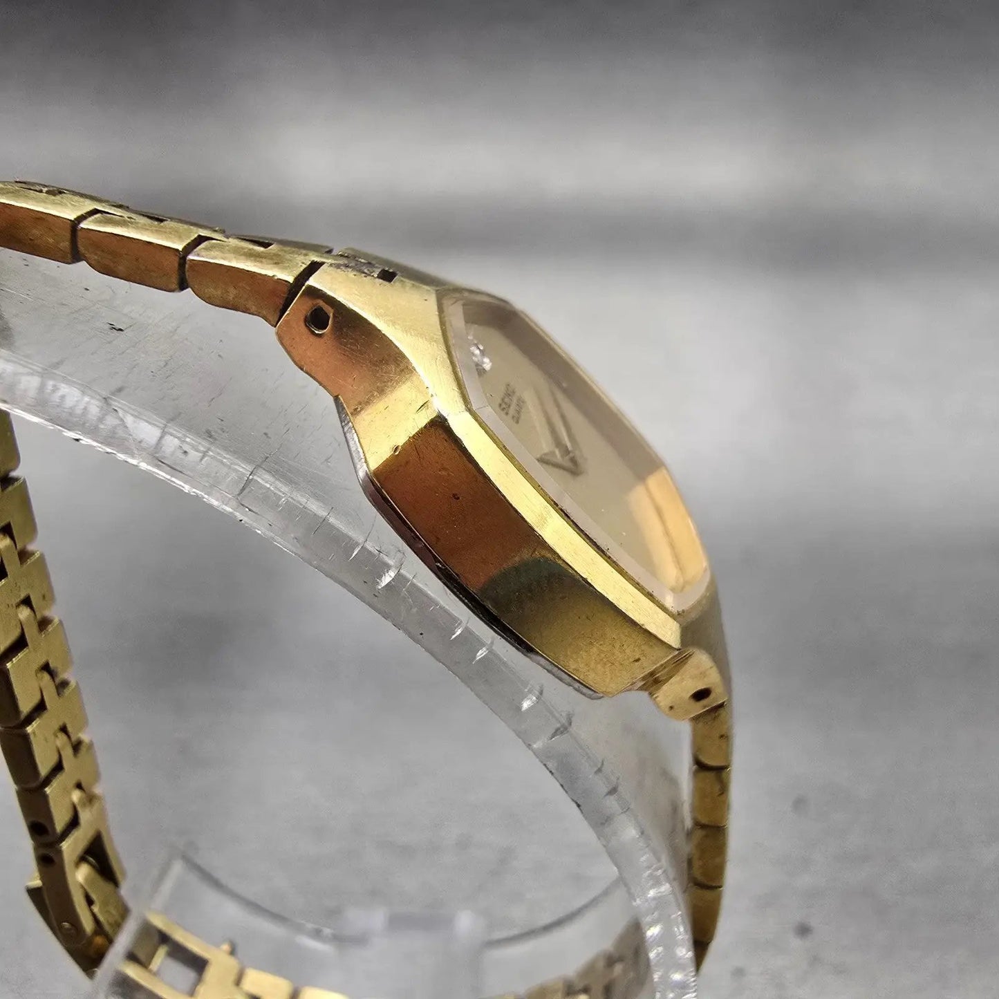 Seiko Watch Women 17mm Gold Dial Gold Tone Hexagon 1400-5319 New Battery Vintage3