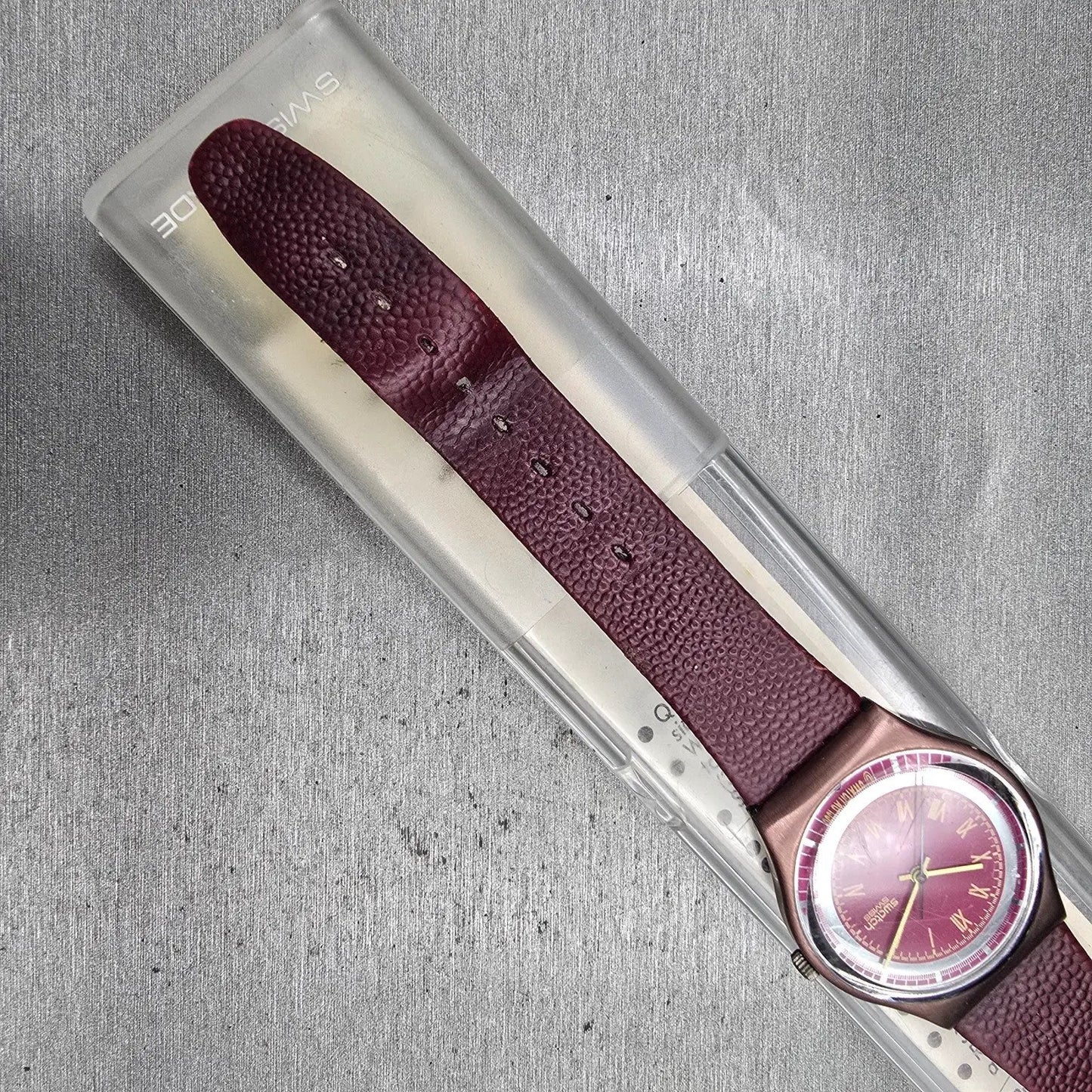 Swatch Bookey's Bet Watch Men 34mm Red Dial Red Tone Round GX118 New Battery VTG6