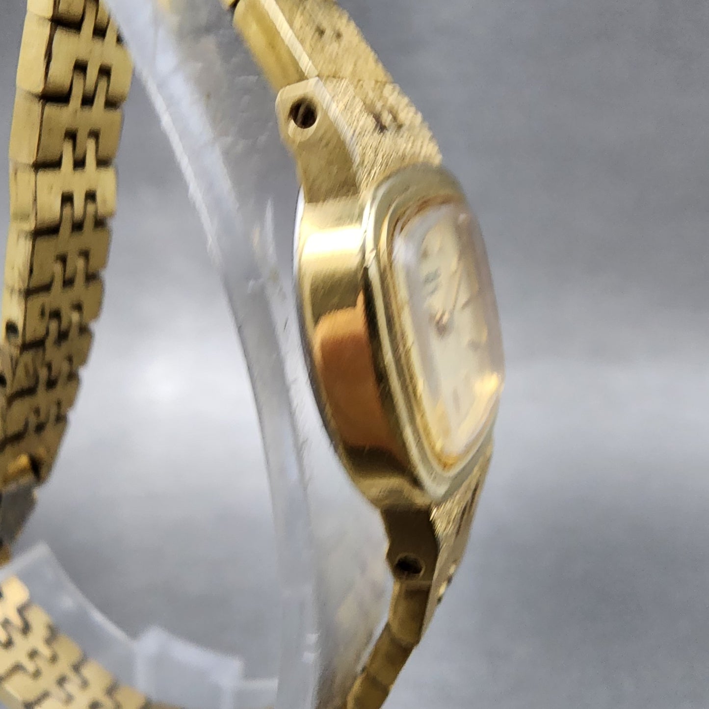 Seiko Tank Watch Women 16mm Champagne Dial Gold Tone 2c205739 New Battery3