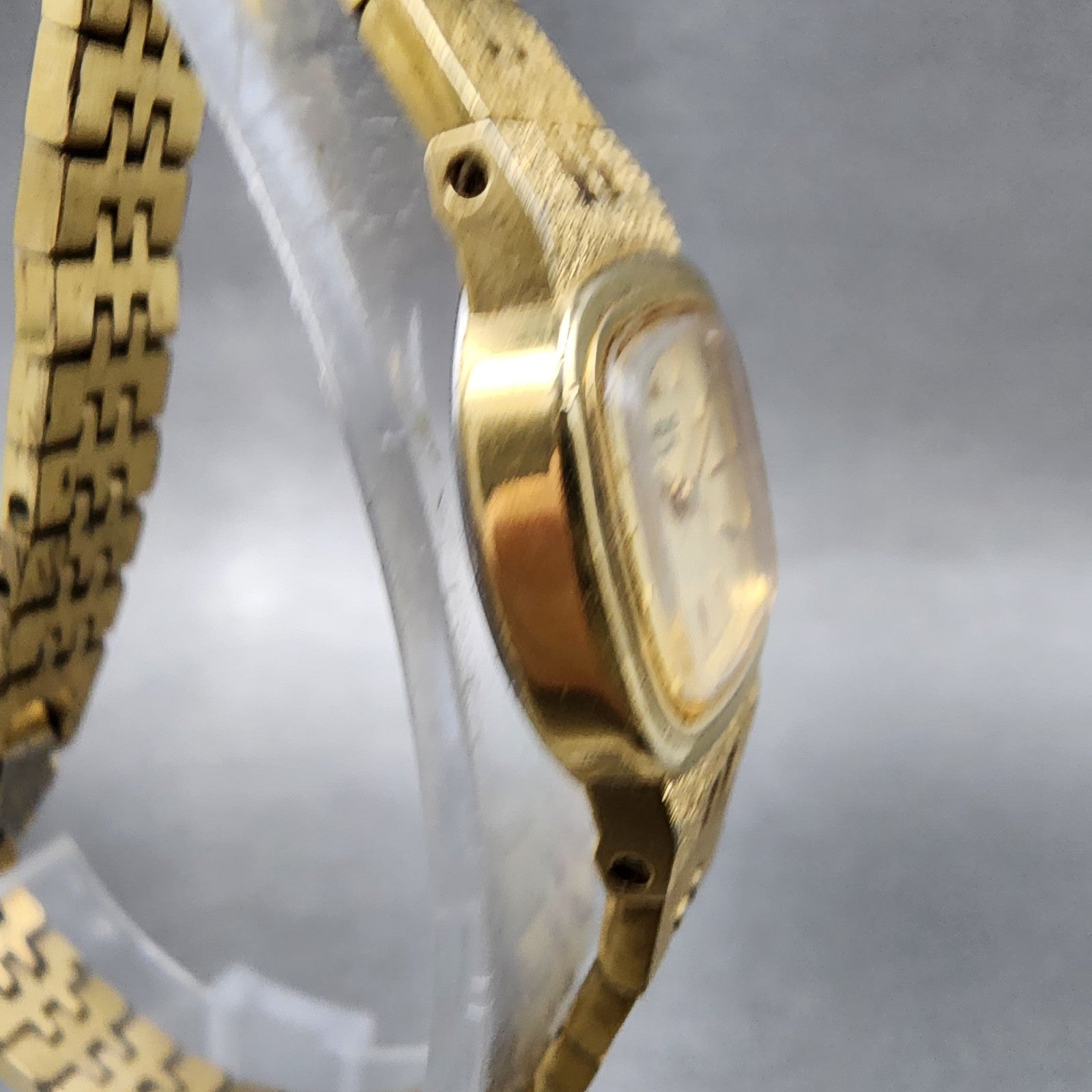 Seiko Tank Watch Women 16mm Champagne Dial Gold Tone 2c205739 New Battery3