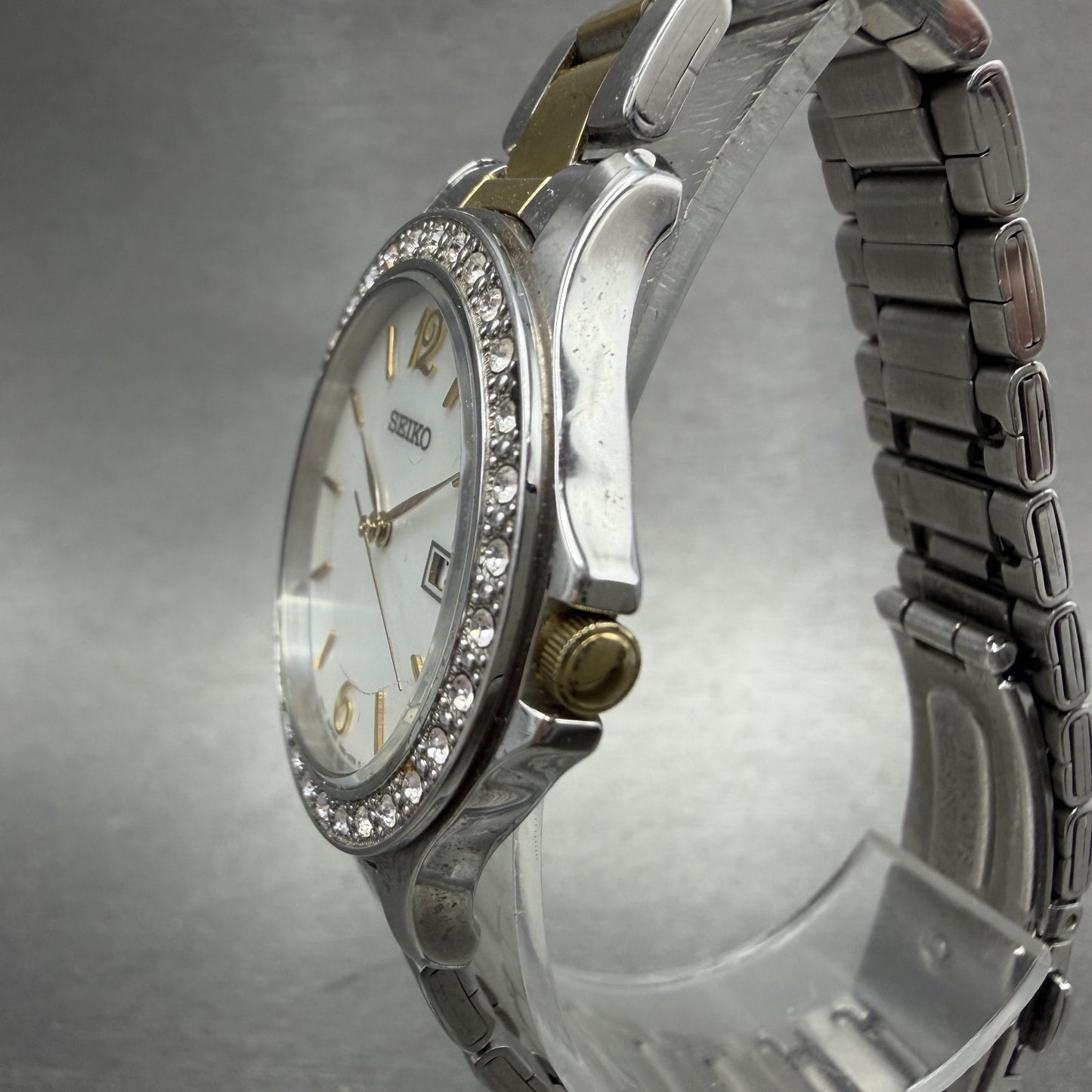 Seiko Watch Women 30mm MOP Dial Two Tone Date 7N820HV0 New Battery2