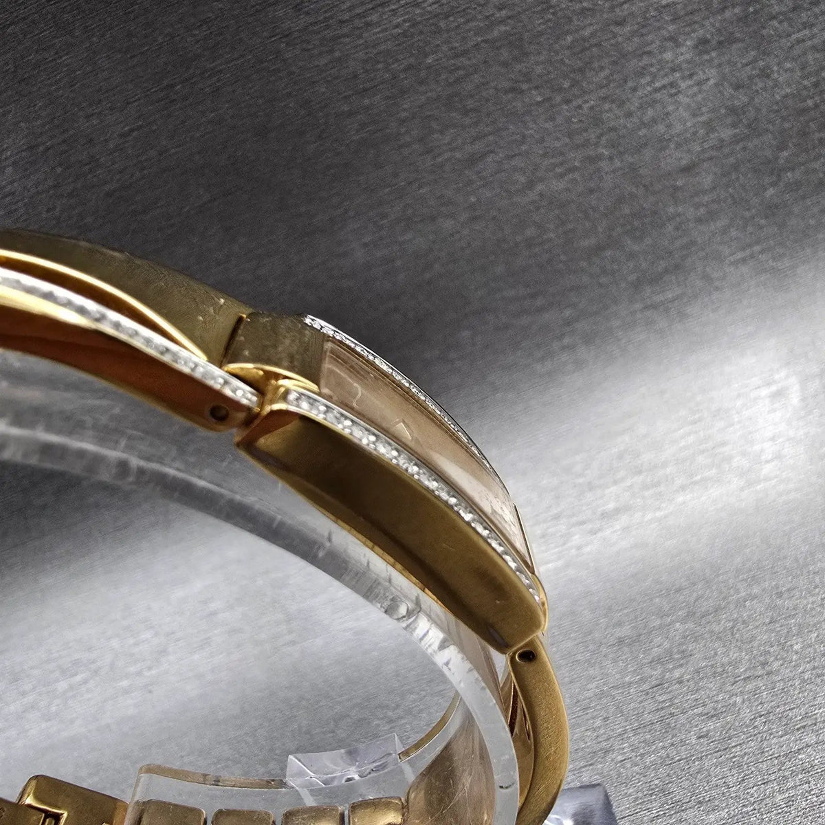 Bulova Watch Women 14mm MOP Dial Gold Tone Crystals Rectangle 98V28 New Battery3