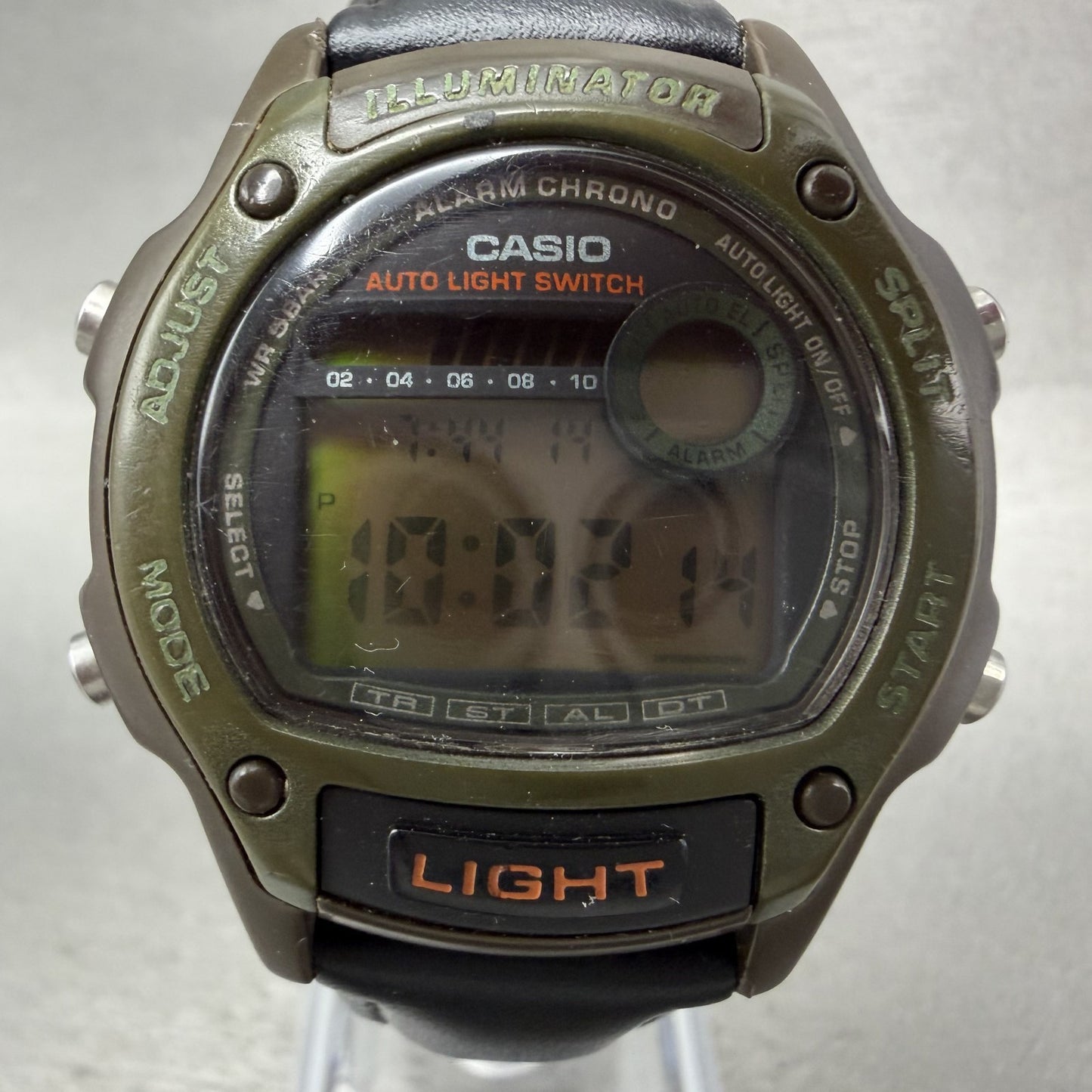 Casio Illuminator W94H Watch Men 37mm Digital Green Alarm Chrono Round New Batt1