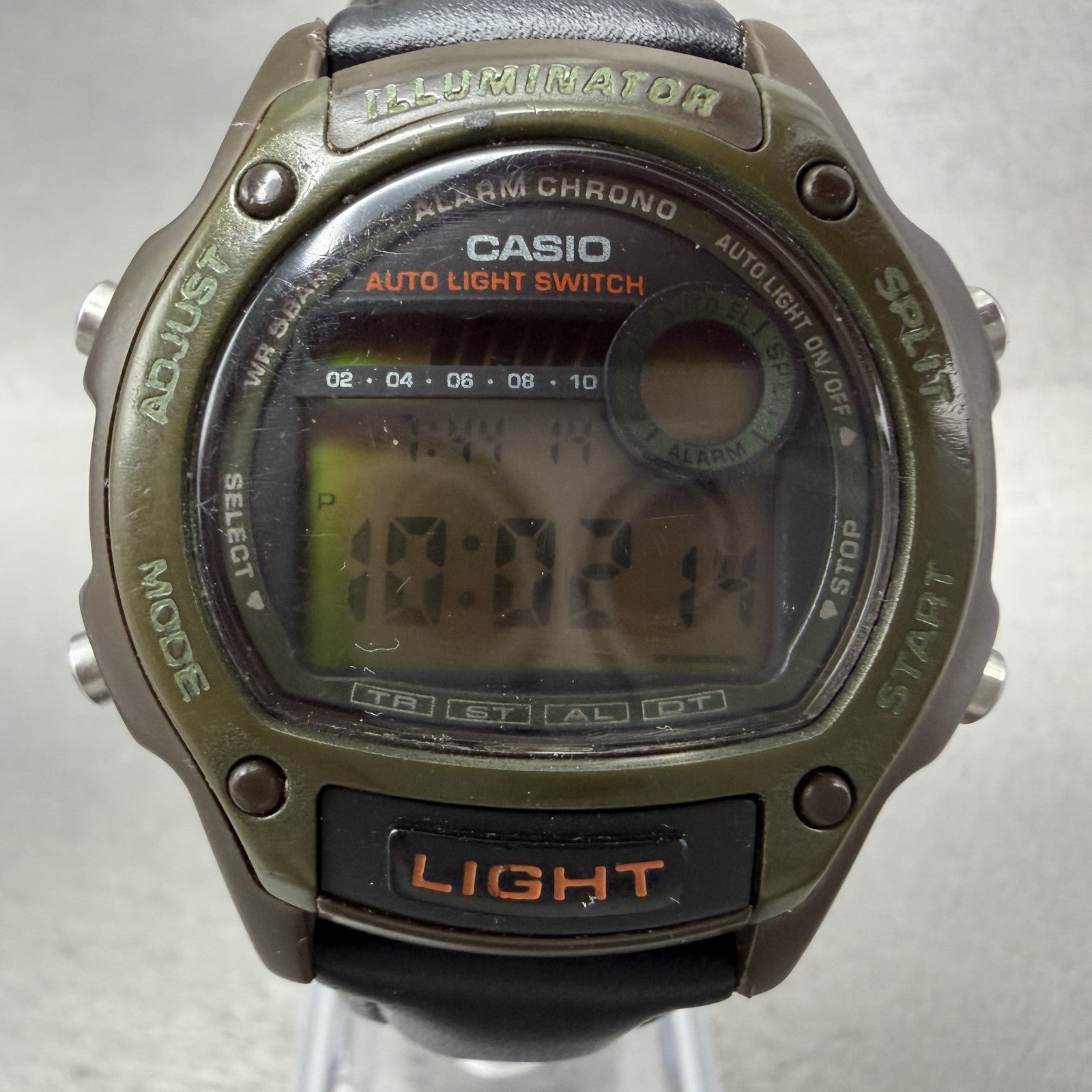 Casio Illuminator W94H Watch Men 37mm Digital Green Alarm Chrono Round New Batt1