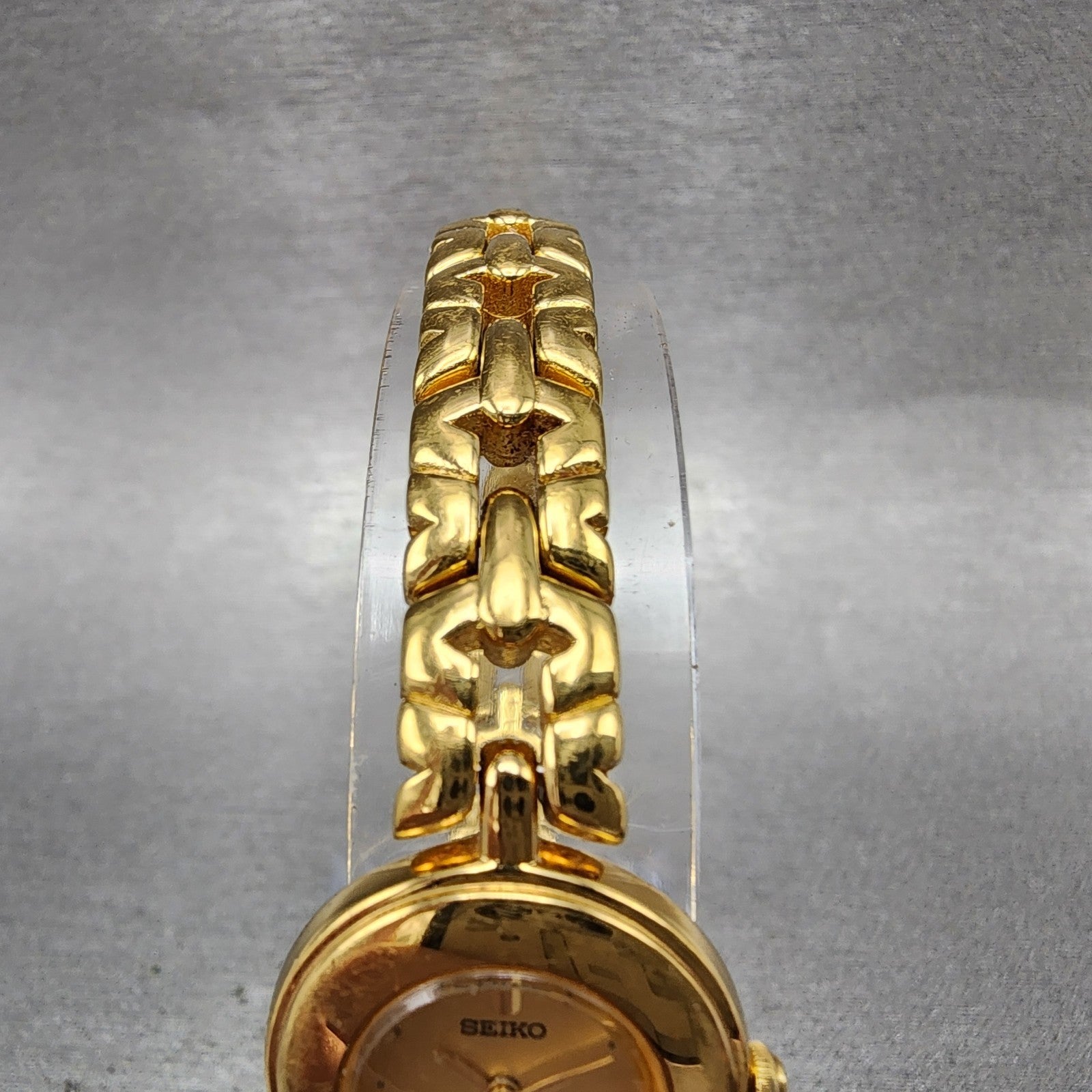 Seiko Watch Women 20mm Champagne Dial Gold Tone Round 1n001c70 New Battery4