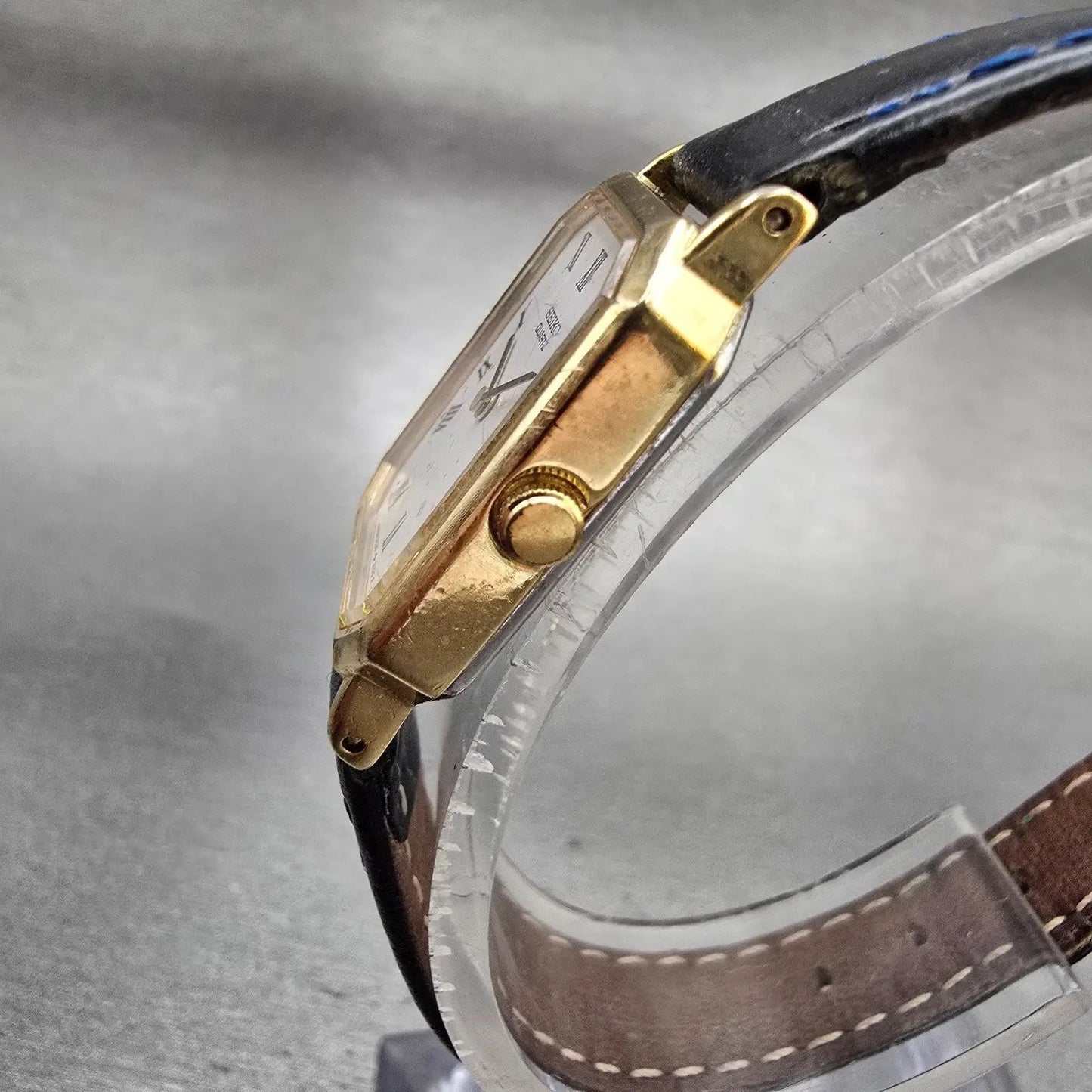 Seiko Tank Watch Women 18mm White Dial Gold Tone Rectangle 2C20-6500 New Battery2