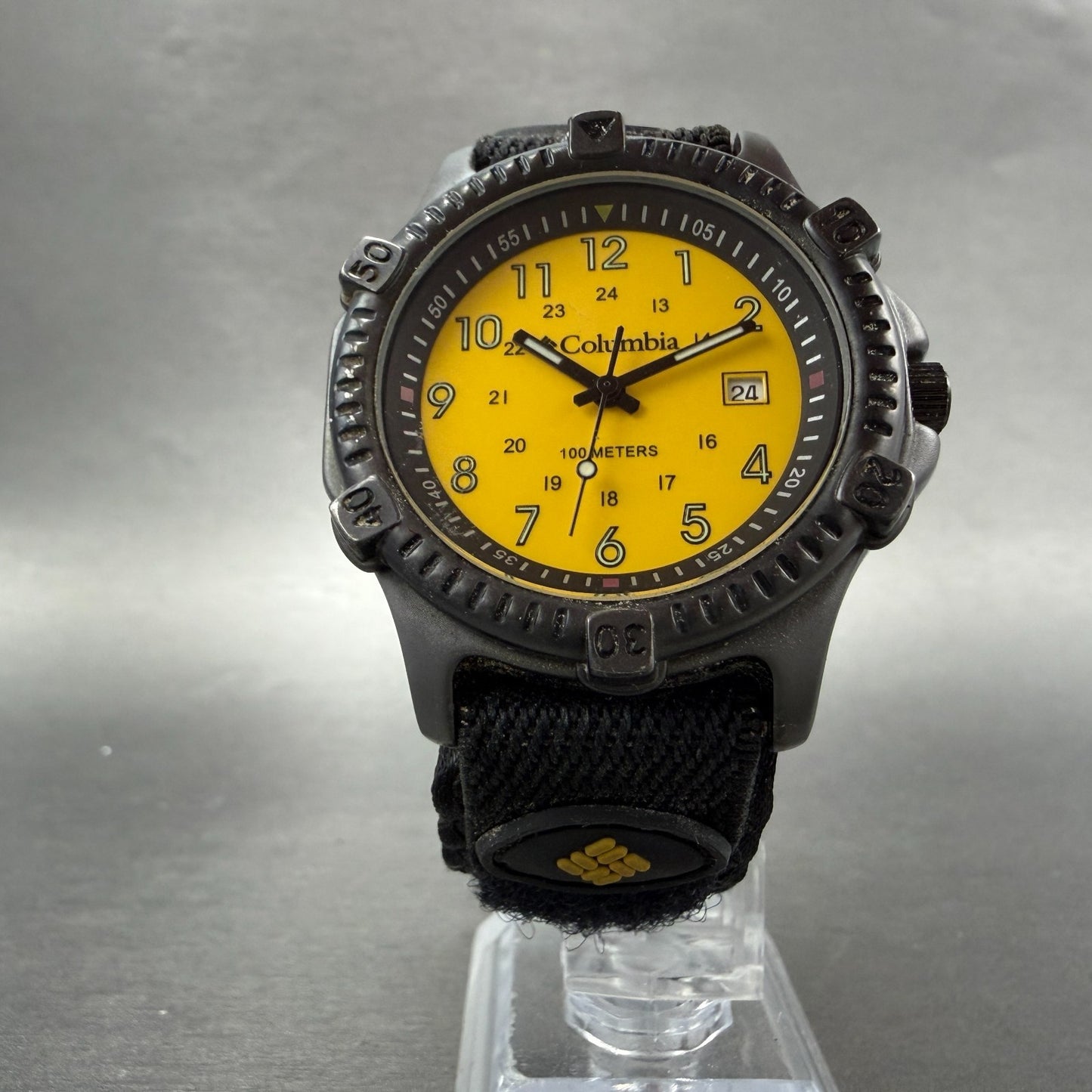 Columbia Watch Men 40mm Yellow Dial Gray Tone Date Round CL-7301 New Battery5