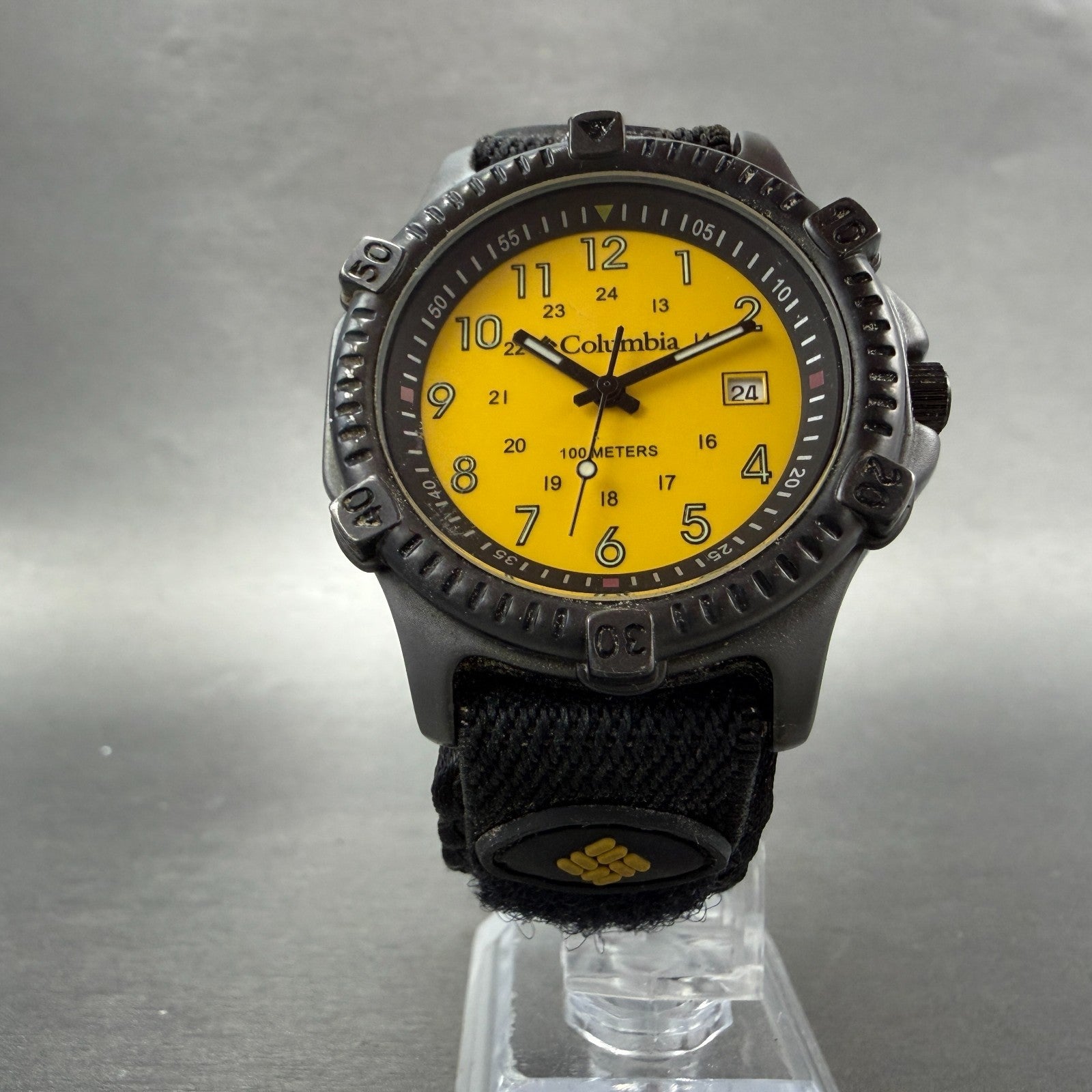 Columbia Watch Men 40mm Yellow Dial Gray Tone Date Round CL-7301 New Battery5