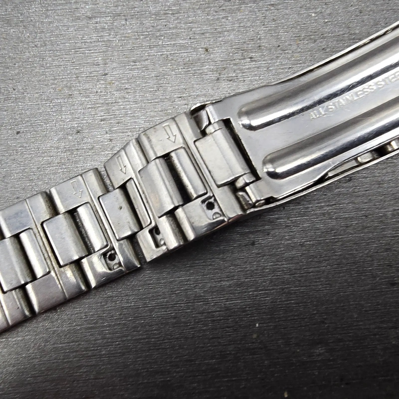 Seiko SQ Bracelet 19mm Stainless Steel Silver Tone Tri Folding Clasp VTG 111S6