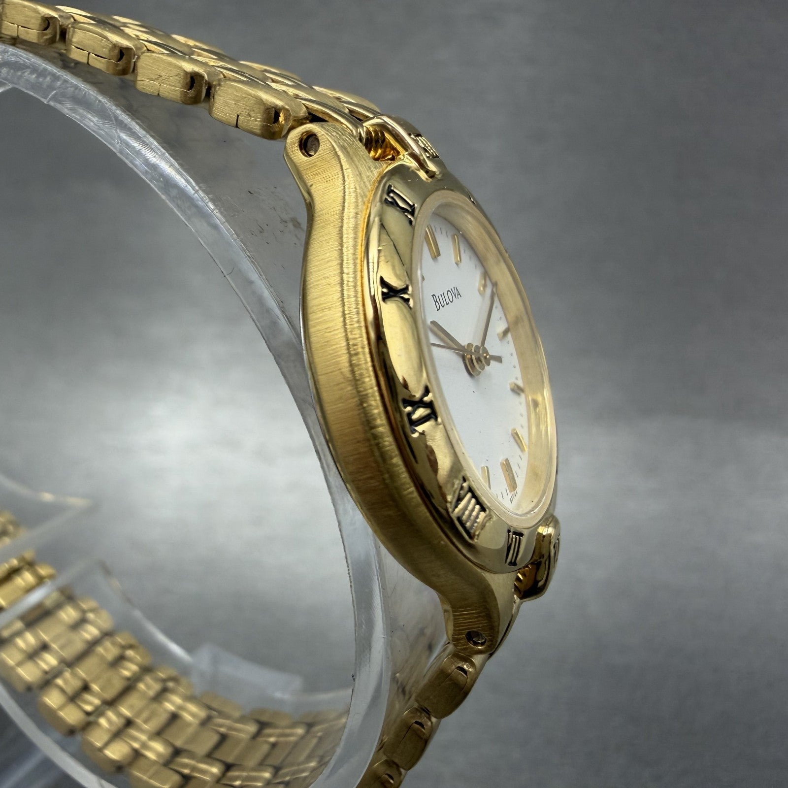 Bulova Watch Women 25mm White Dial Gold Tone Round 97T44 New Battery3