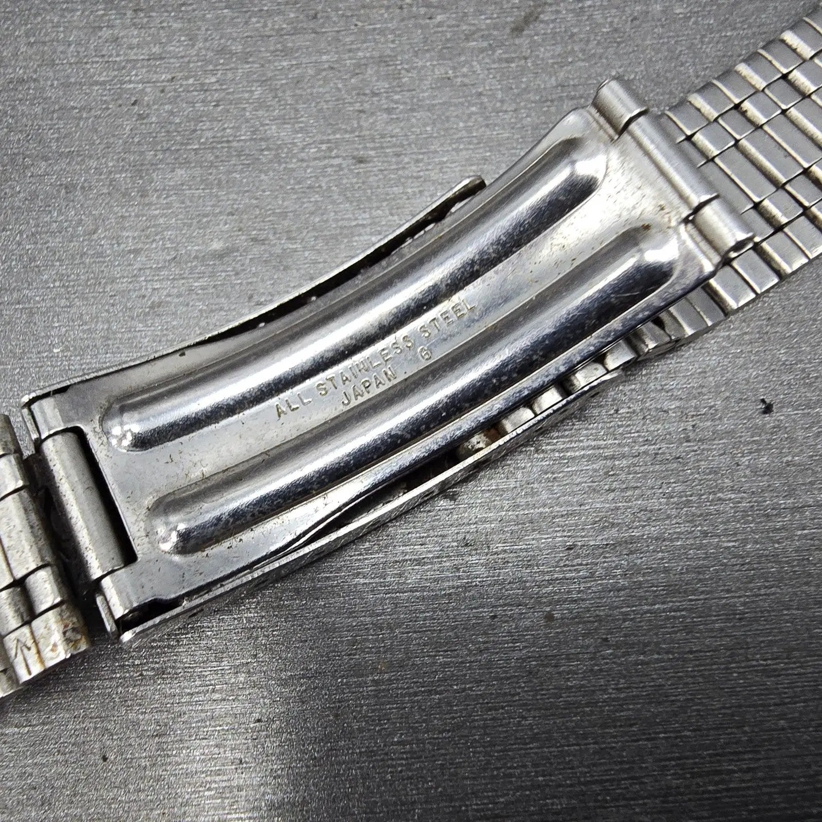 Seiko SQ Bracelet 20mm Stainless Steel Silver Tone Tri Folding Clasp VTG 6105012