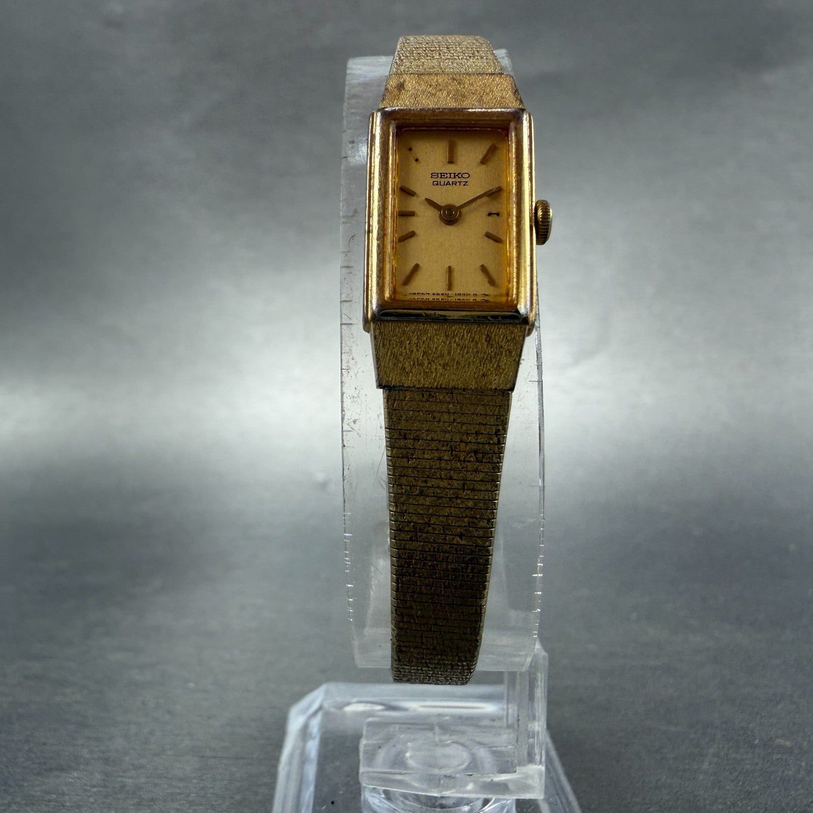 Seiko Tank Watch Women 12mm Champagne Dial Gold Tone 2e20-6479 New Battery VTG5