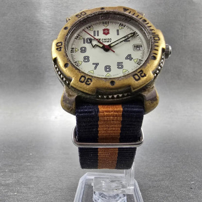 Victorinox Sprots Line Dive Watch Men 37mm Cream Dial Two Tone Date Round PARTS6