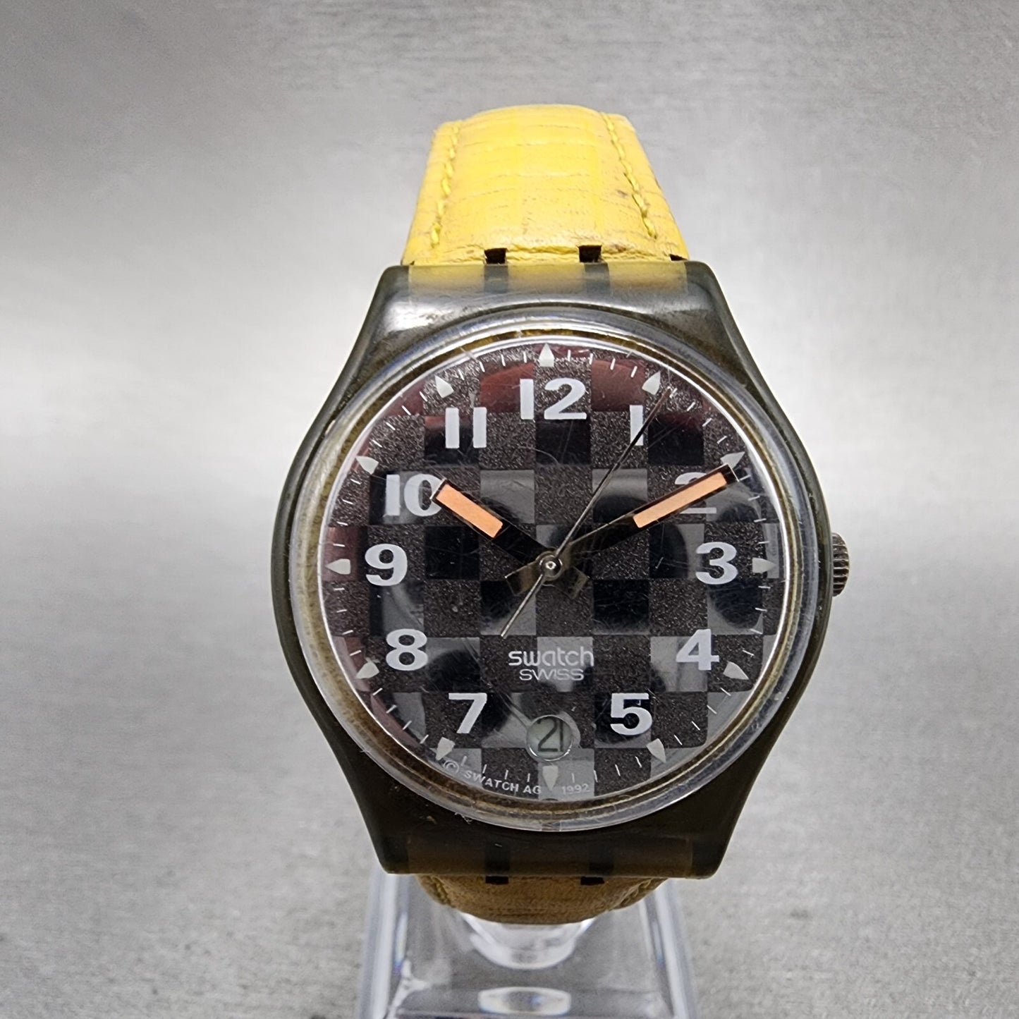 Swatch Gent Clubs Watch men 34mm Checker Dial Gray Tone Date Round New Battery0