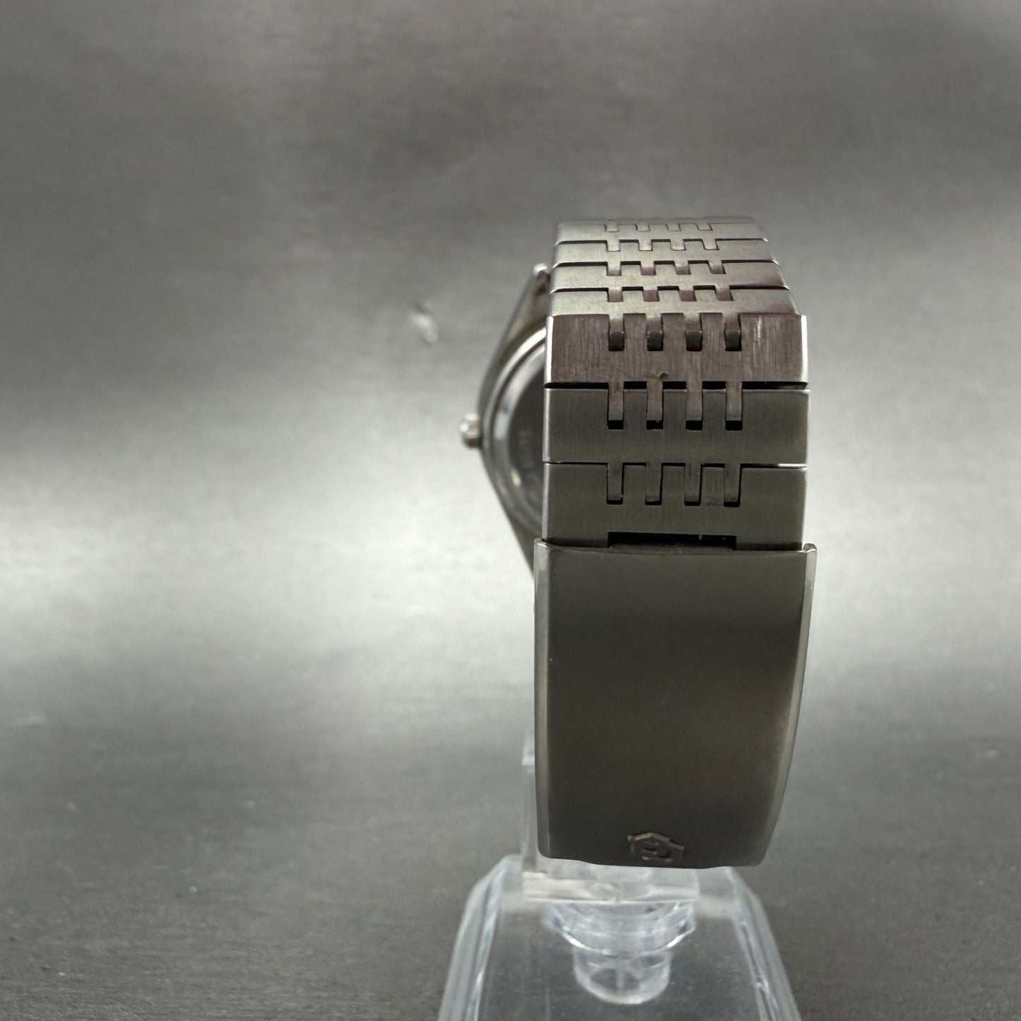 Citizen CQ Crystron Watch Men 35mm Silver Dial Steel Daydate 4-730364 NewBattery7