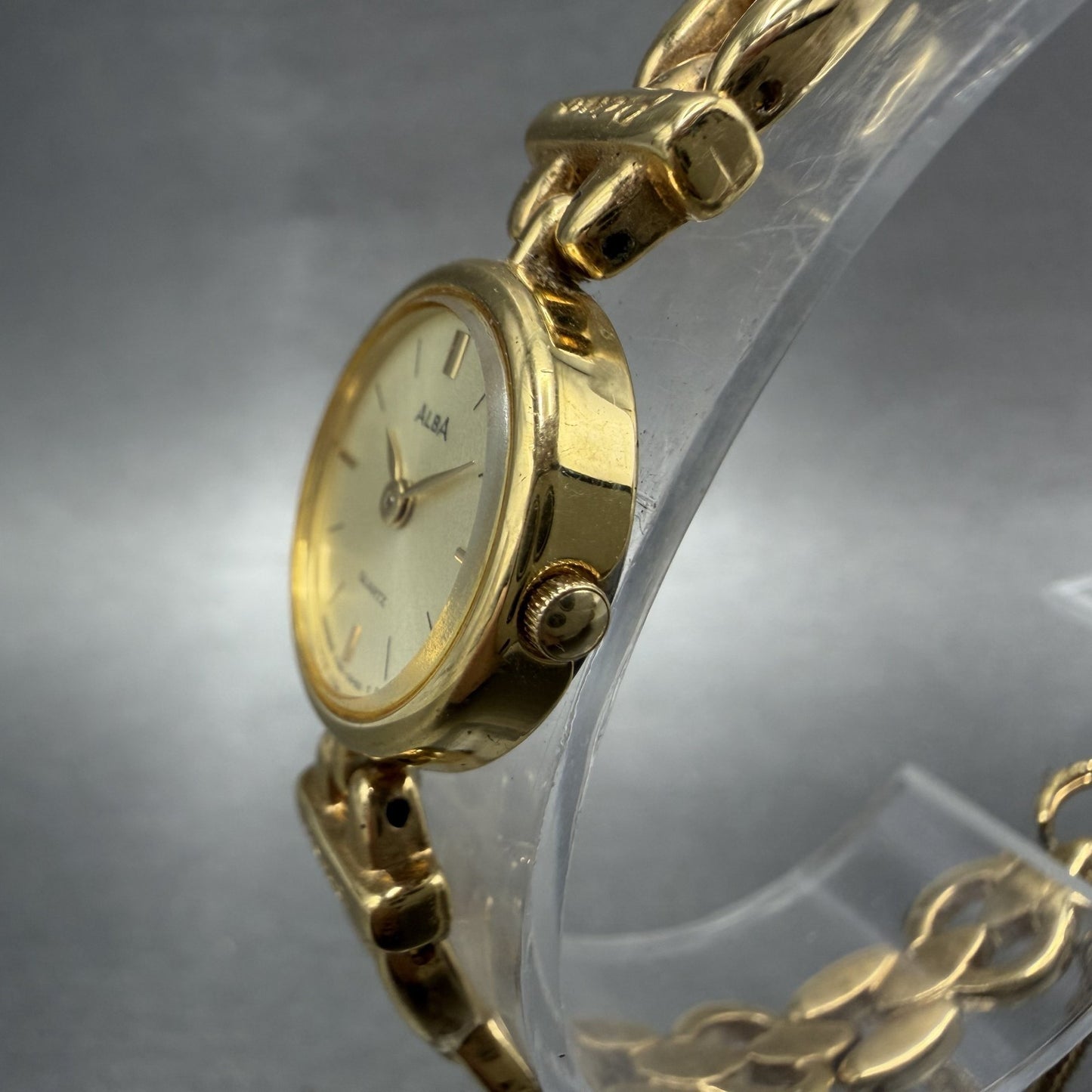Seiko Alba Watch Women 18mm Champagne Dial Gold Tone Round Y1500800 New Battery2