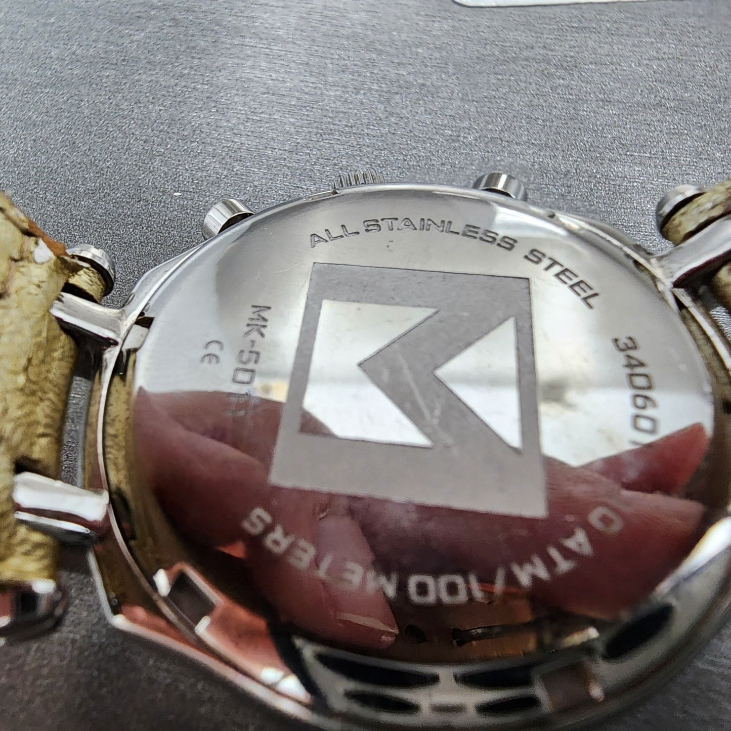 Michael Kors Chronograph Watch Women 36mm White Dial Silver Tone date New Batt9