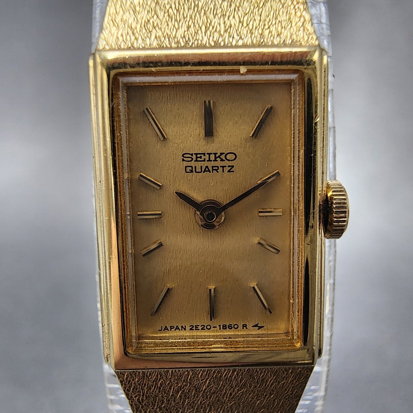 Seiko Tank Watch Women 12mm Champagne Dial Gold Tone 2e206479 New Battery1