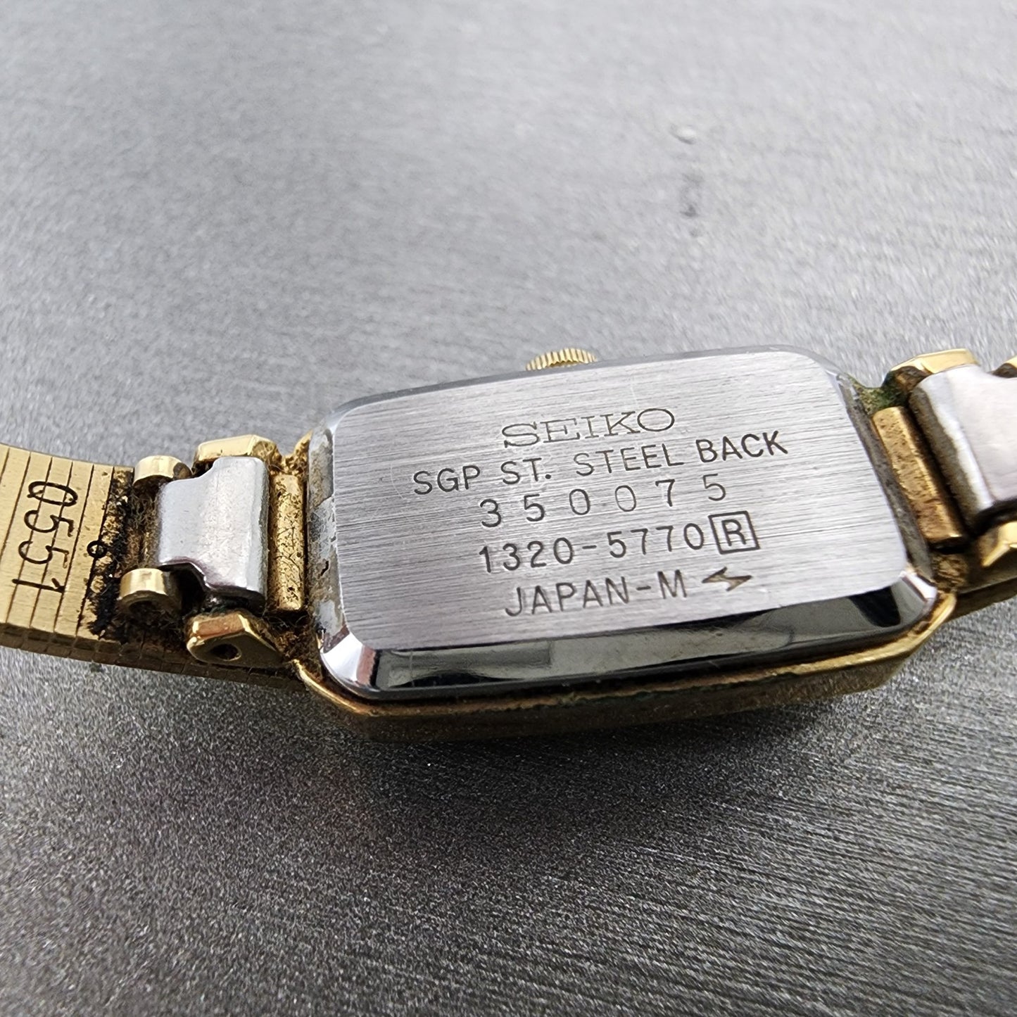Seiko Tank Watch Women 14mm Champagne Dial Gold Tone 13205770 New Battery9