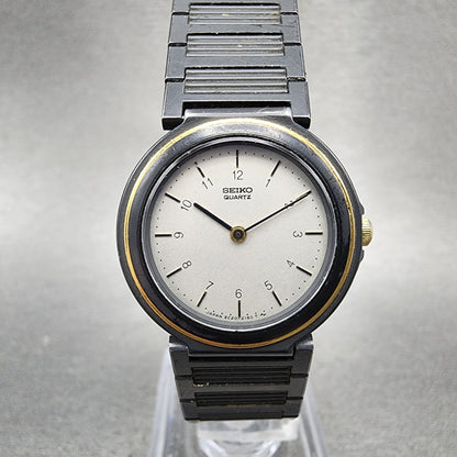 Seiko Watch Women 25mm Silver Tone Black Tone Round 2c200260 New Battery0