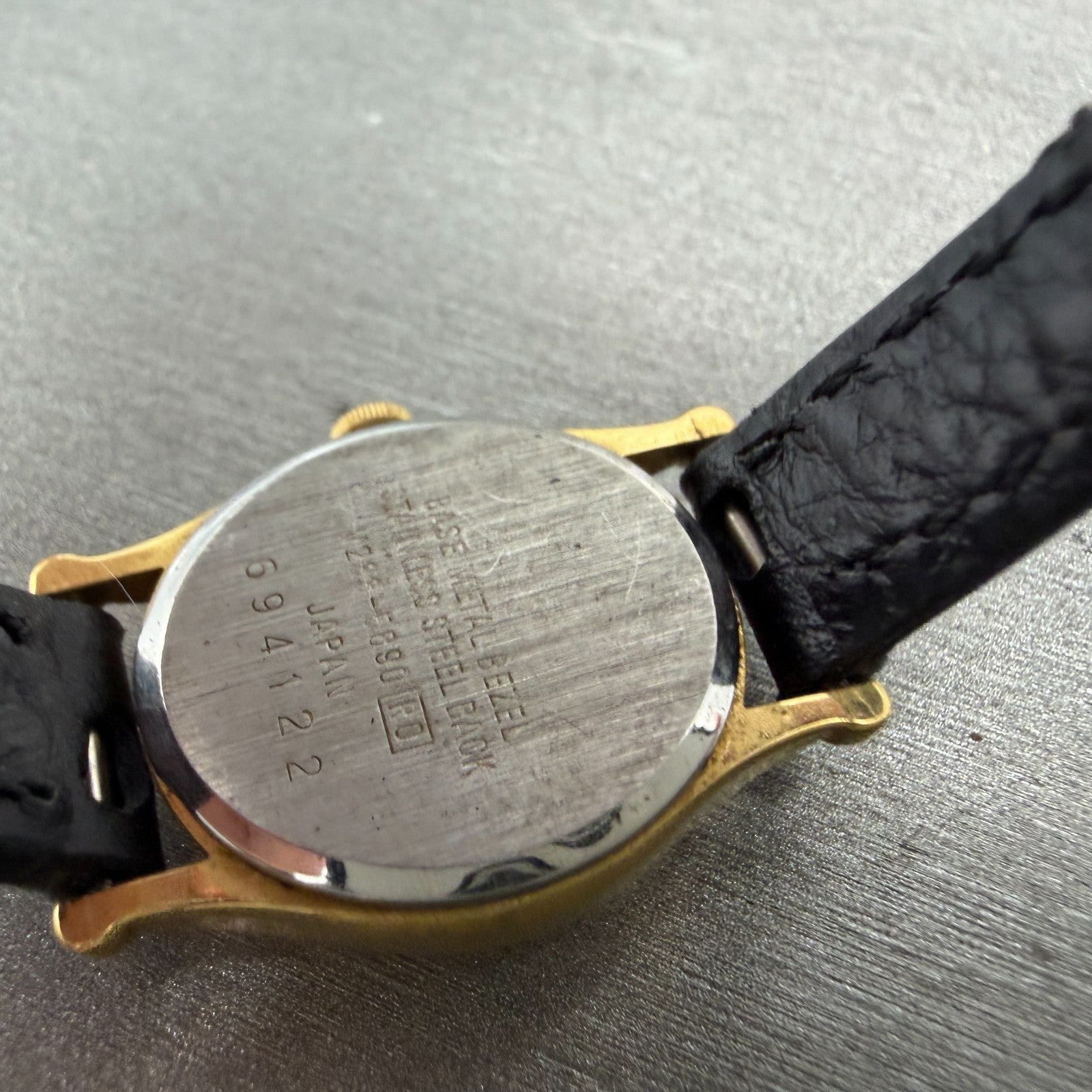 Seiko Alba Watch Women 19mm Silver Dial Gold Tone Oval V233-5890 New Battery10