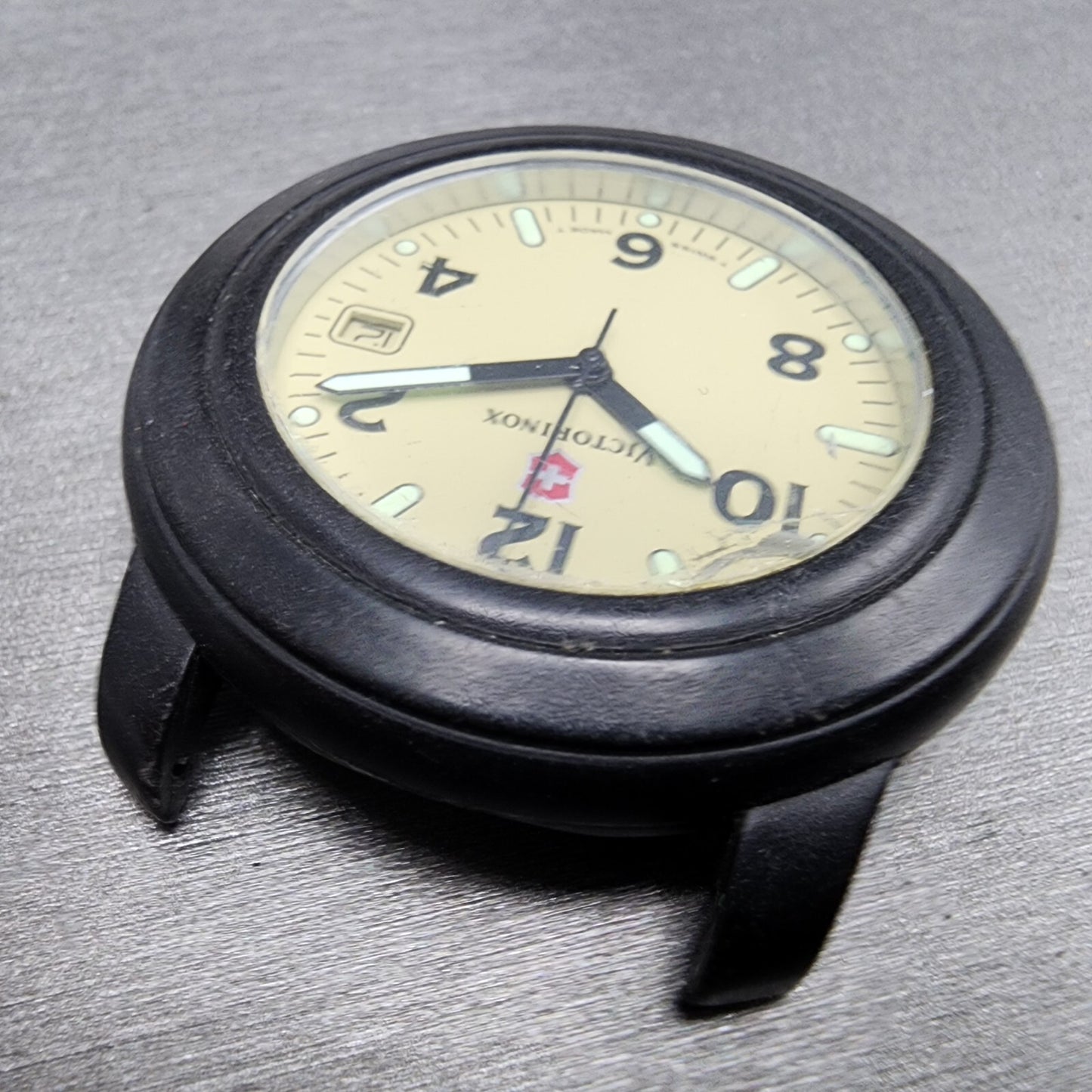 Victorinox Swiss Army Watch Men 40mm Biege Dial Black Tone Date Round New Batt4