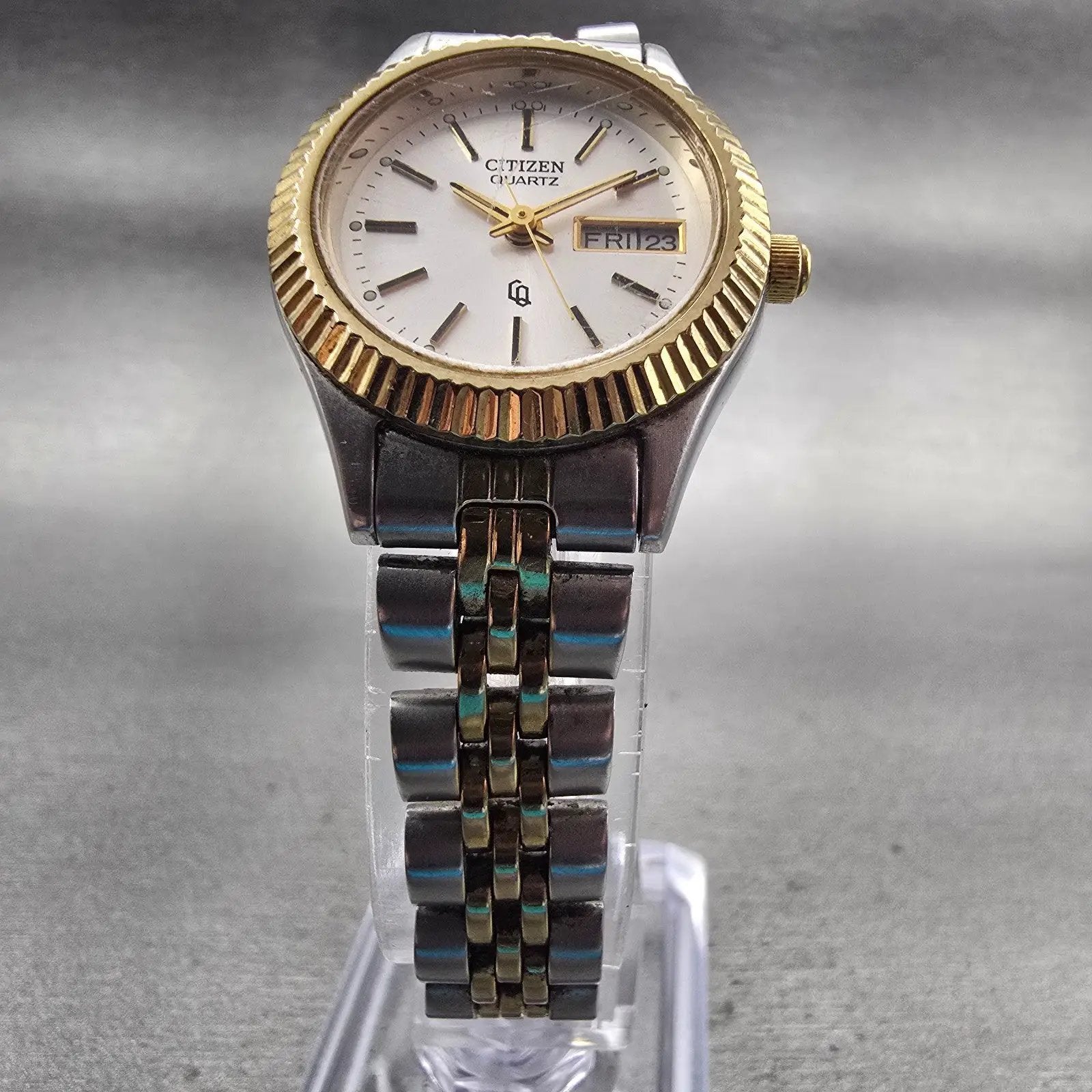 Citizen CQ Watch Women 25mm Silver Dial Two Tone Daydate 1002-R15119 New Battery5