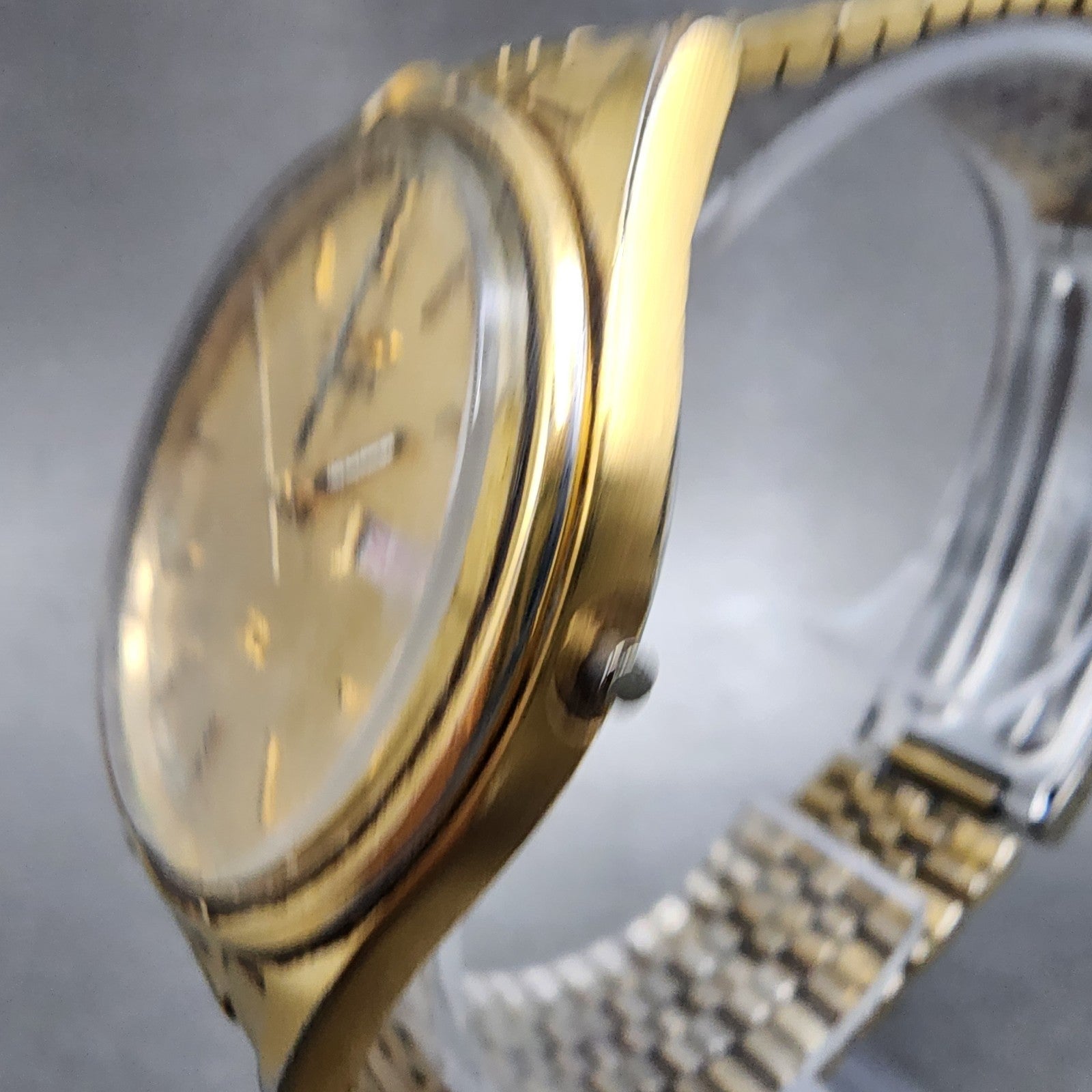 Seiko SQ Watch Men 35mm Champagne Dial Gold Tone Daydate 5y238049 NewBatt READ!2
