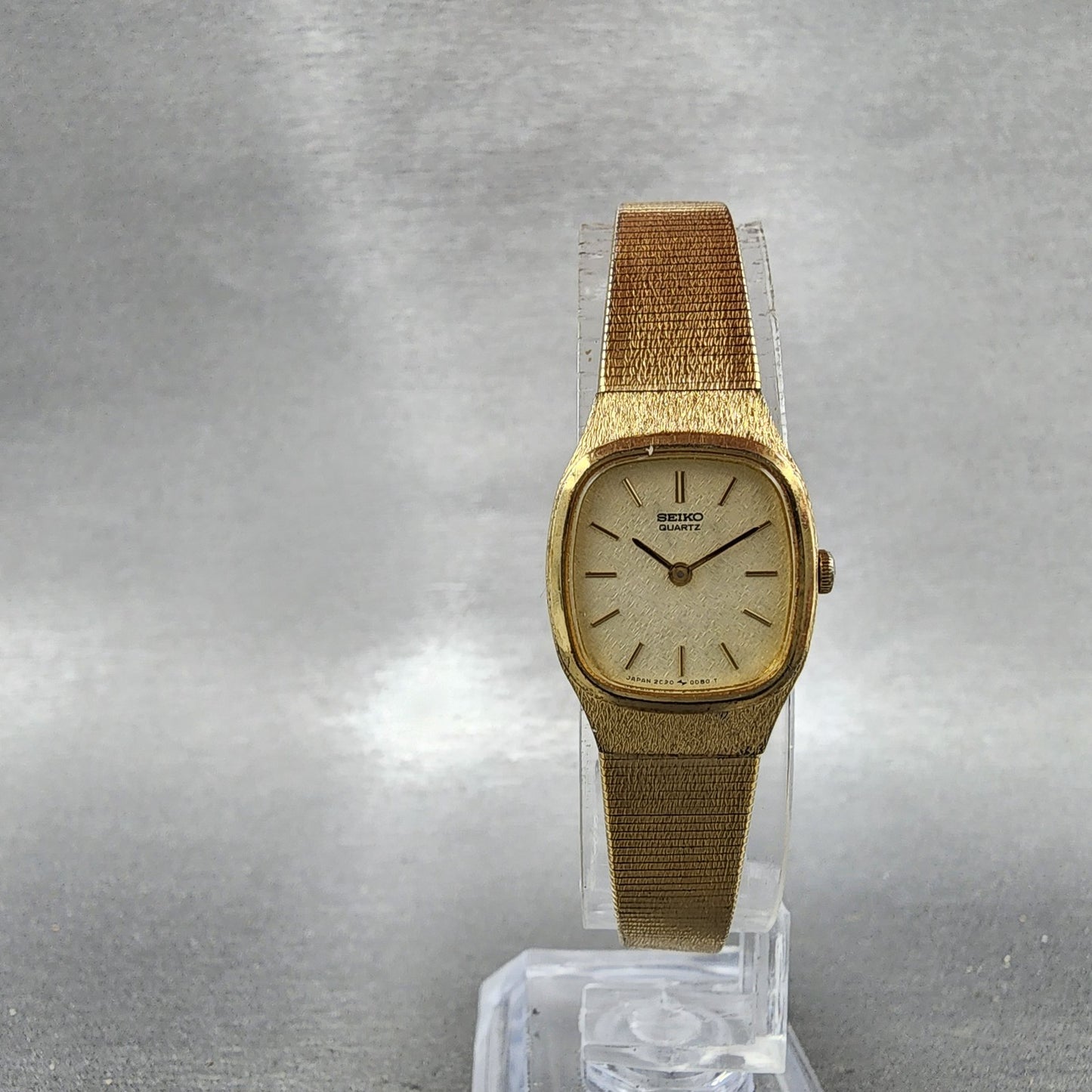 Seiko Watch Women 18mm Champagne dial Gold Tone Rectangle 2c205029 New Battery5
