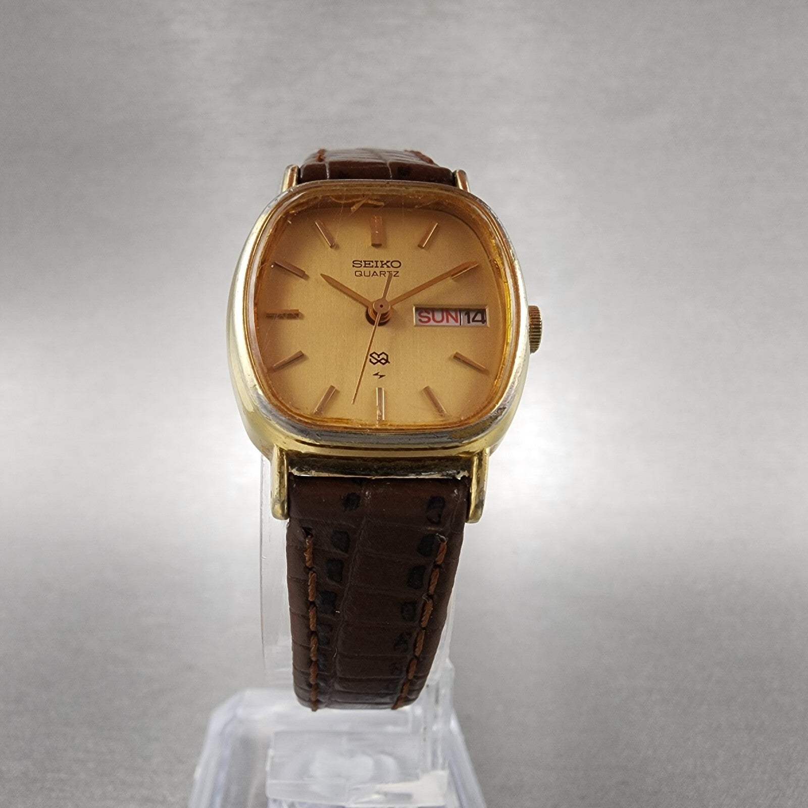 VTG Seiko SQ Watch Women 21mm Gold Dial Gold Tone Rectangle 85235009 New Batt5