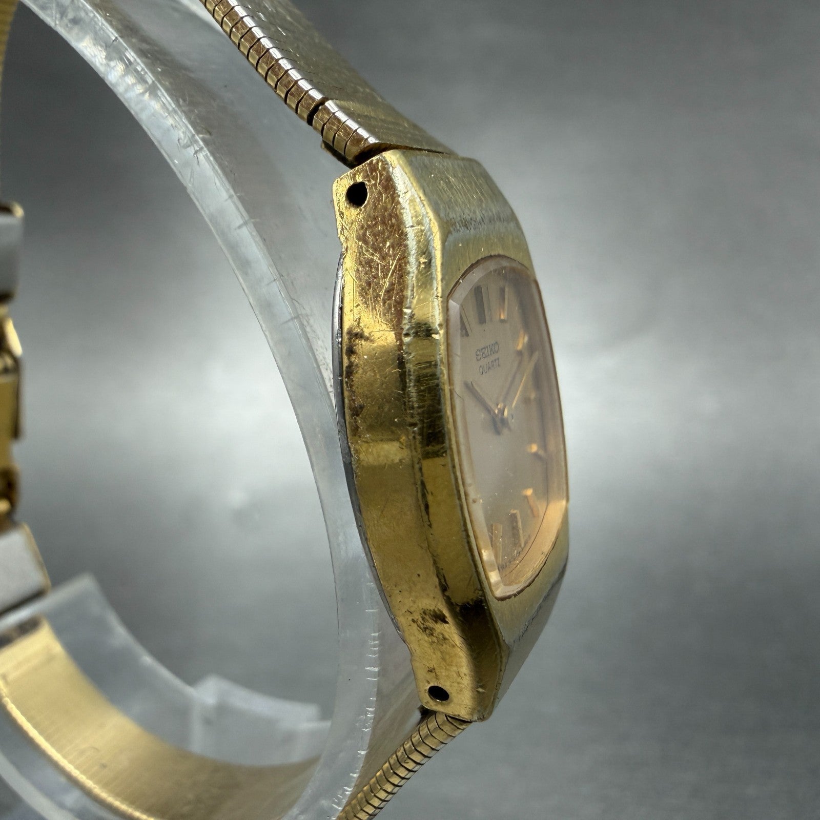 Seiko Watch Women 18mm Champagne Dial Gold Tone Round 1400-8010 New Battery VTG3