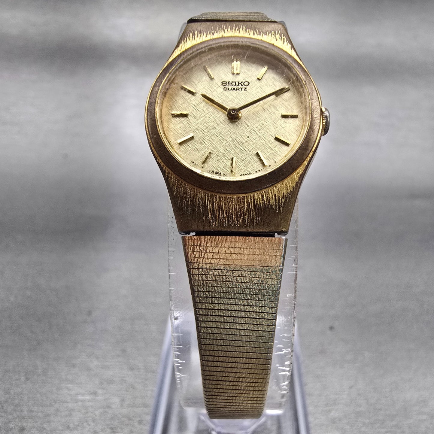 Seiko Watch Women 19mm Champagne Dial Gold Tone Round 4N00-0661 New Battery VTG5