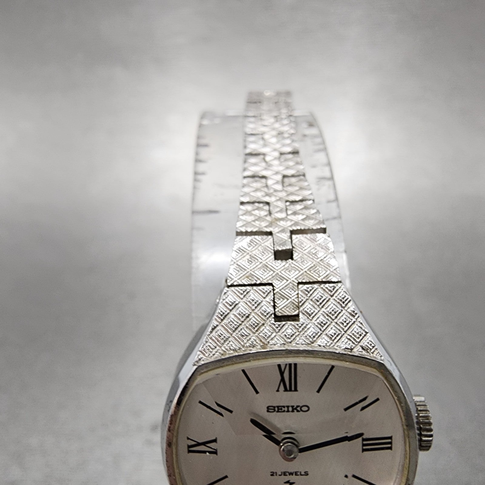 Seiko Watch Women Silver 21mm Dial Silver Tone Manual Round 117850 Runs4
