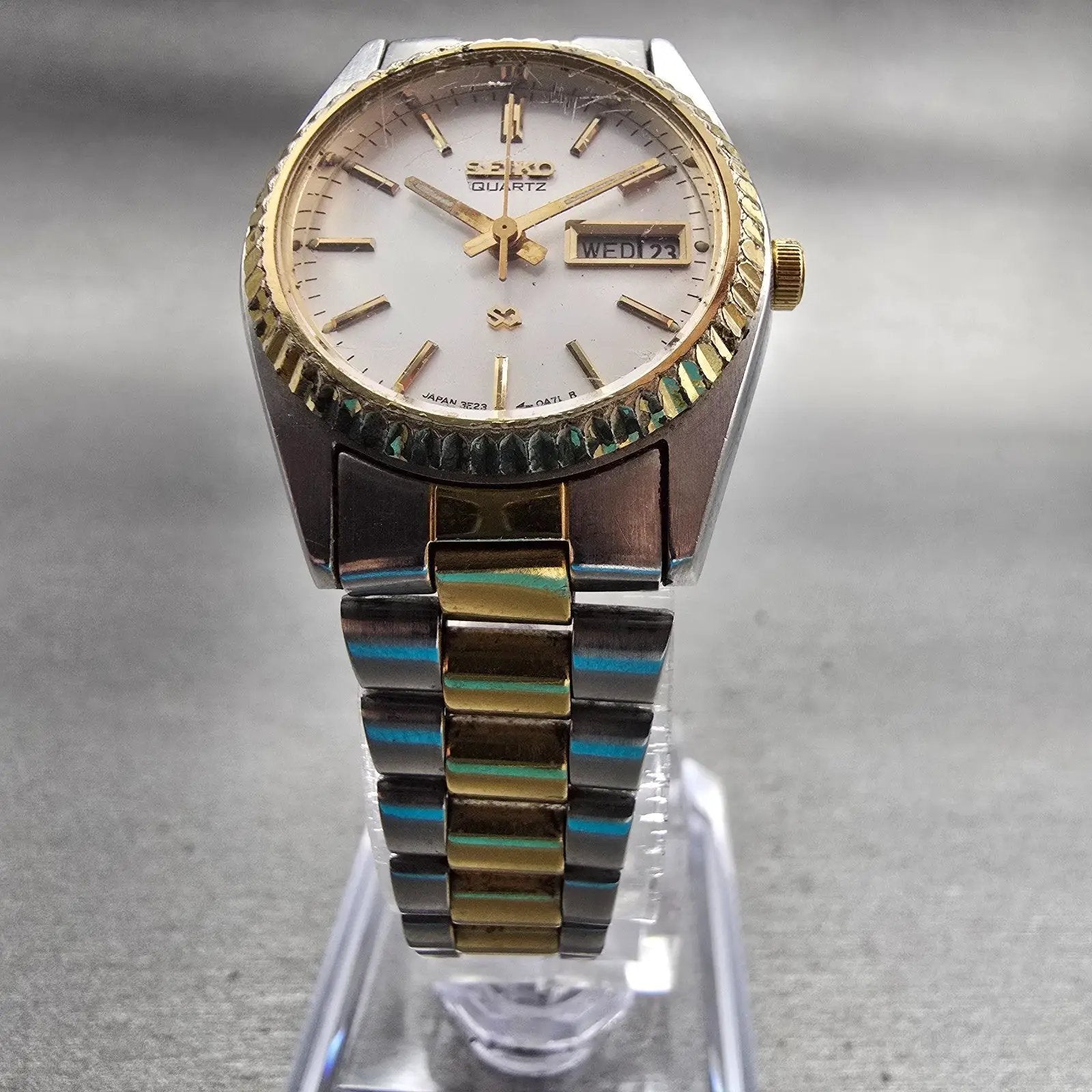 Seiko SQ Watch Women 24mm Silver Dial Two Tone Daydate 3E23-0A69 New Battery VTG5