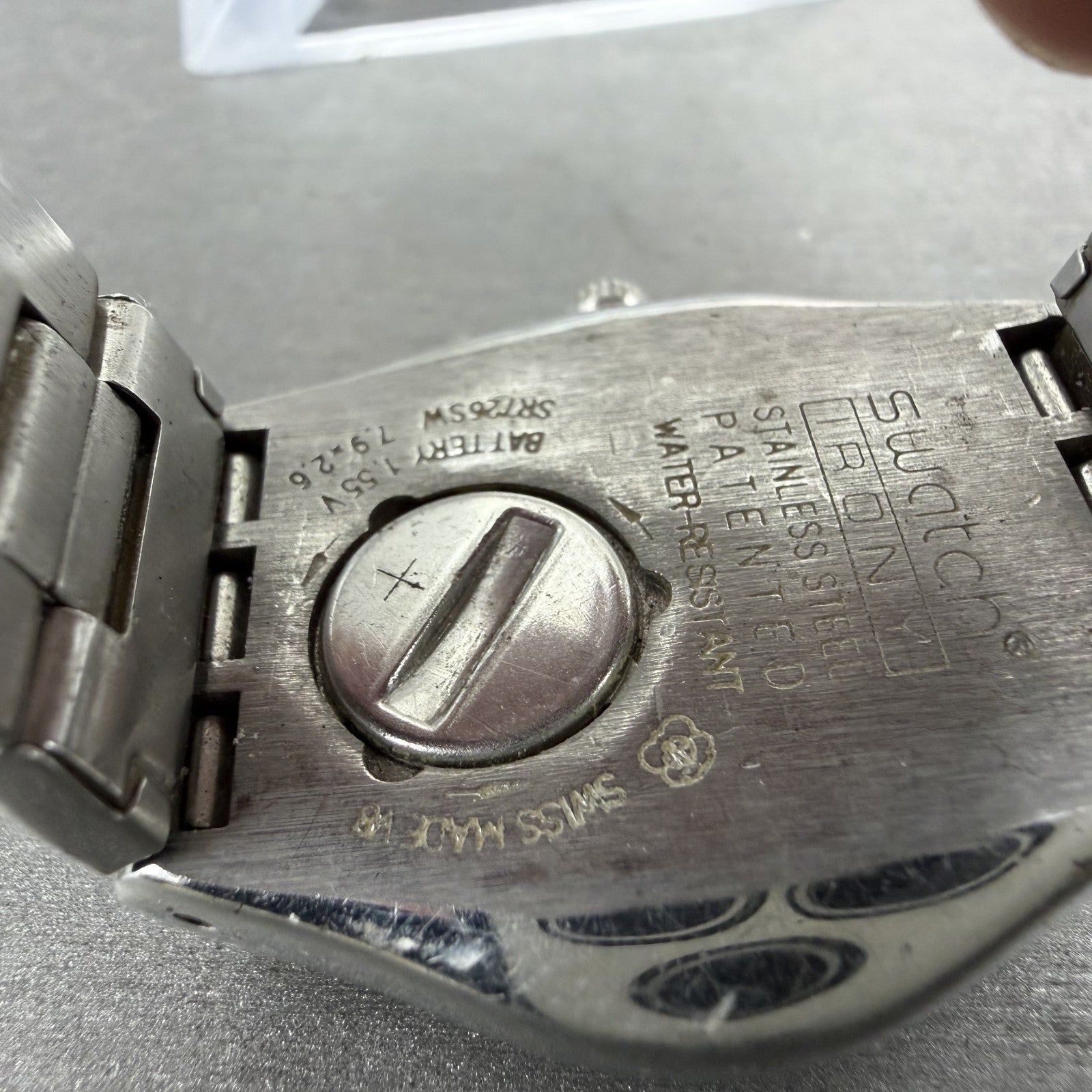 Swatch Irony Happy Joe Watch Women 33m Silver Dial Silver Tone Date Round Newbat10