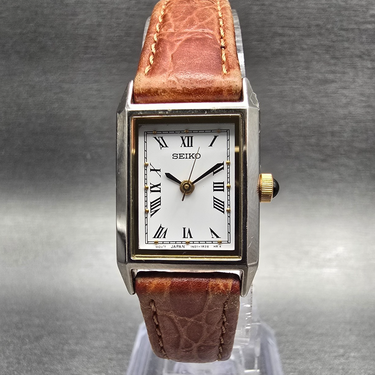Seiko Tank Womens Watch 18mm White Dial Silver Tone Rectangle 1N01-5E90 New Batt0