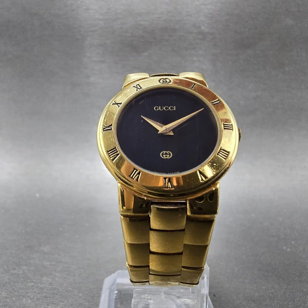 Gucci 3300L Watch Women 25mm Black Dial Gold Plated Round New Battery Vintage6