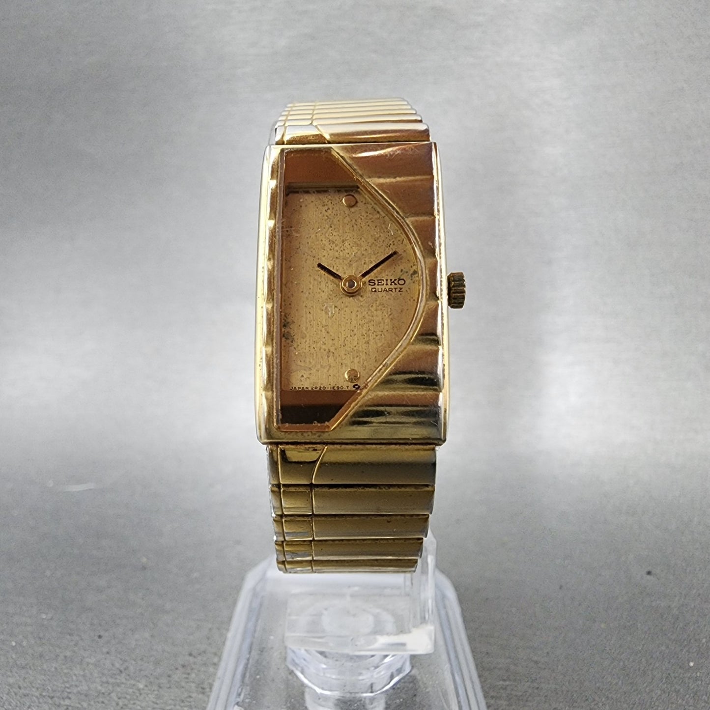 Seiko Half Moon Watch Women 17mm Champagne Dial Gold Tone 2p205j99 New Battery5