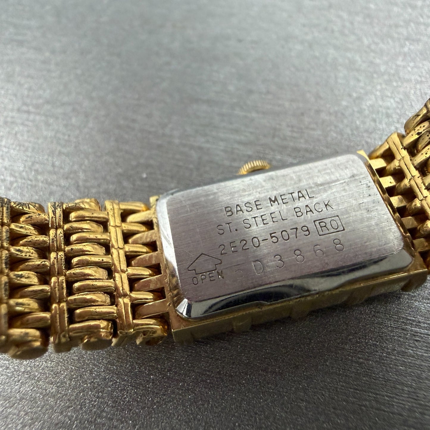 Seiko Tank Watch Women 12mm Champagne Dial Gold Tone 2e20-5079 New Battery 5129