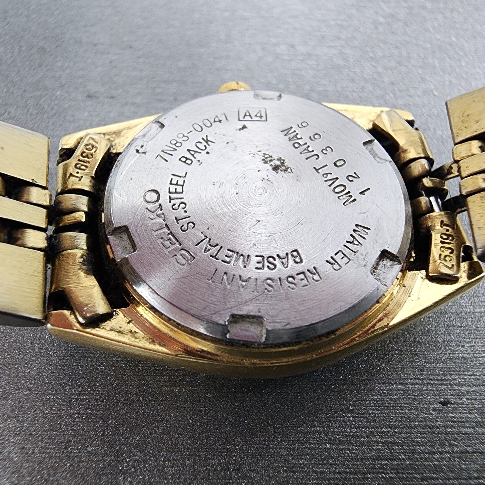 Seiko Watch Women 24mm Gold Dial Gold Tone Daydate Round 7N830041 New Battery9