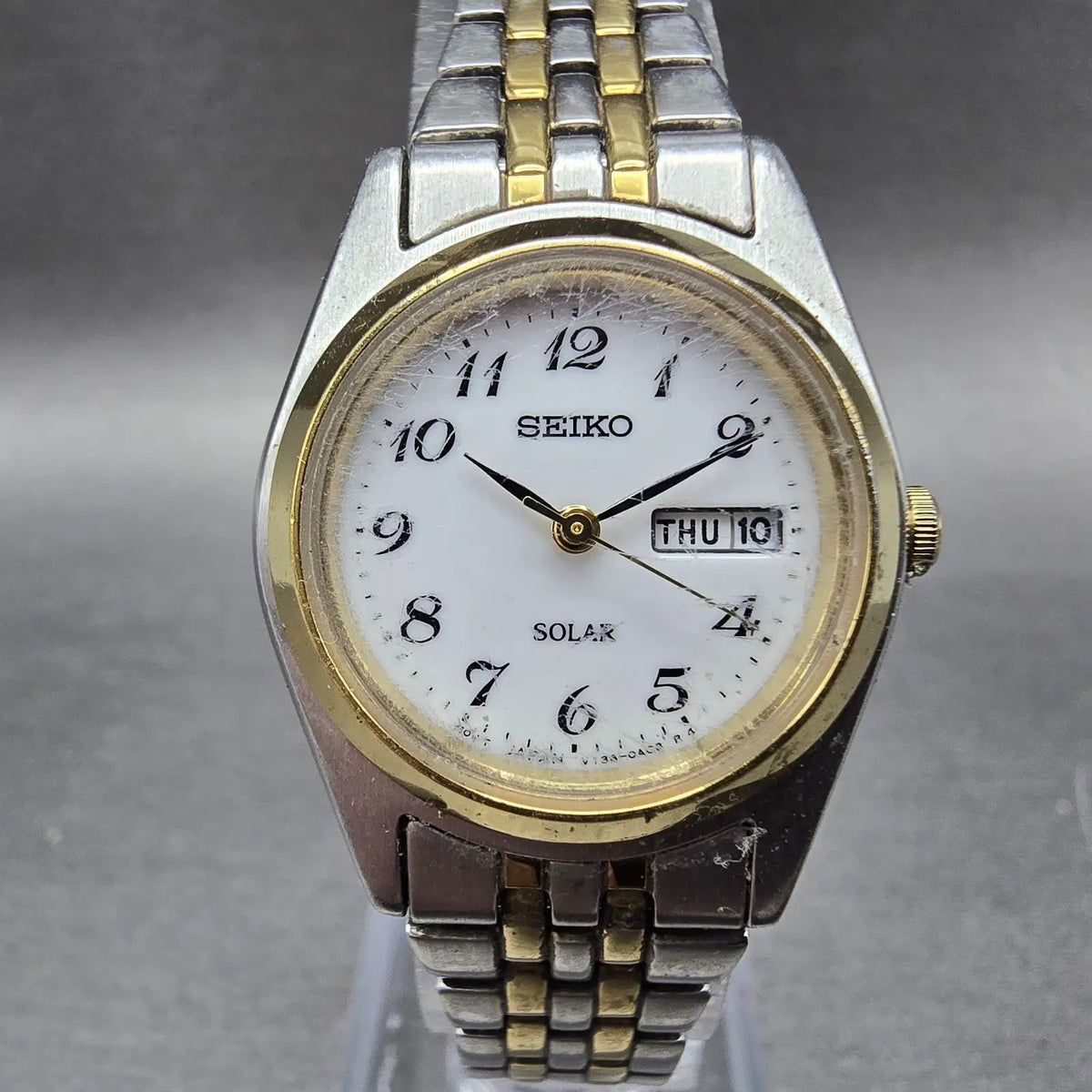 Seiko Solar Watch Women 26mm White Dial Two Tone Daydate Round V138-0AA0 Runs JP0