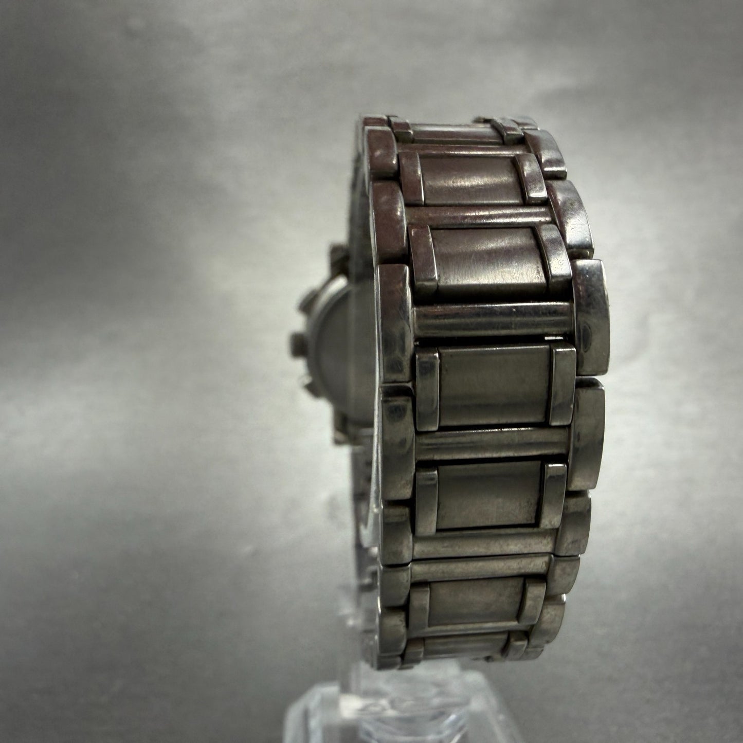 Bulova Chronograph Watch Women 30mm White Dial Silver Tone Date 96R19 New BattVE7