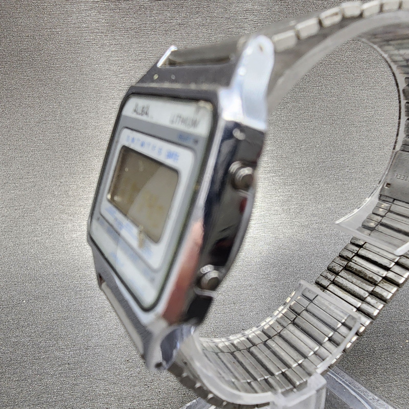 Seiko ALBA Digital Watch Men 33mm LCD Silver Tone Date Month W4015050 New Batt2